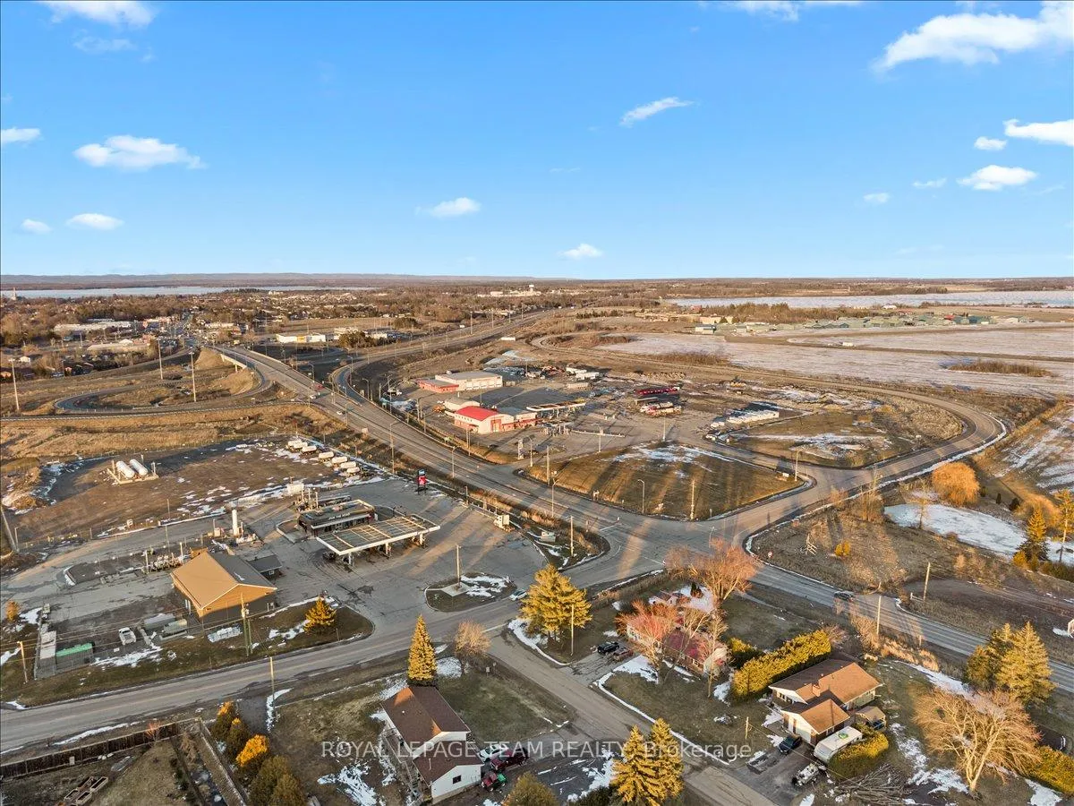 Photo 45 of 53 Desmond Trudeau Drive, Arnprior — HOMEH