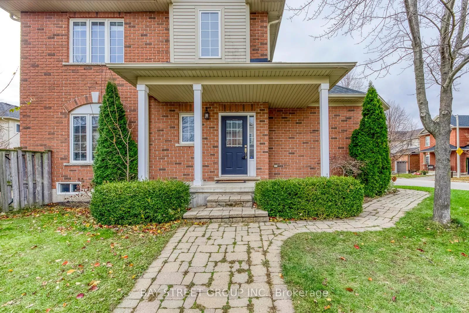Photo 3 of 5218 Garland Crescent, Burlington, Orchard — HOMEH