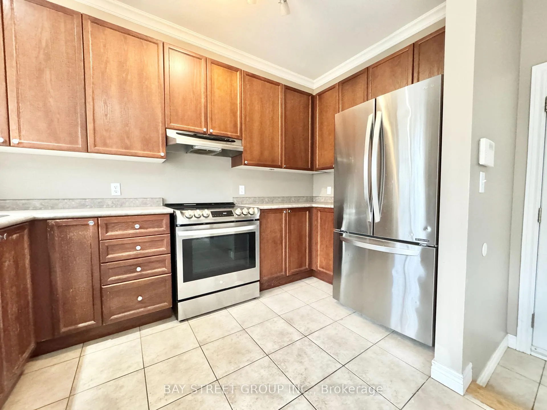 Photo 14 of 5218 Garland Crescent, Burlington, Orchard — HOMEH
