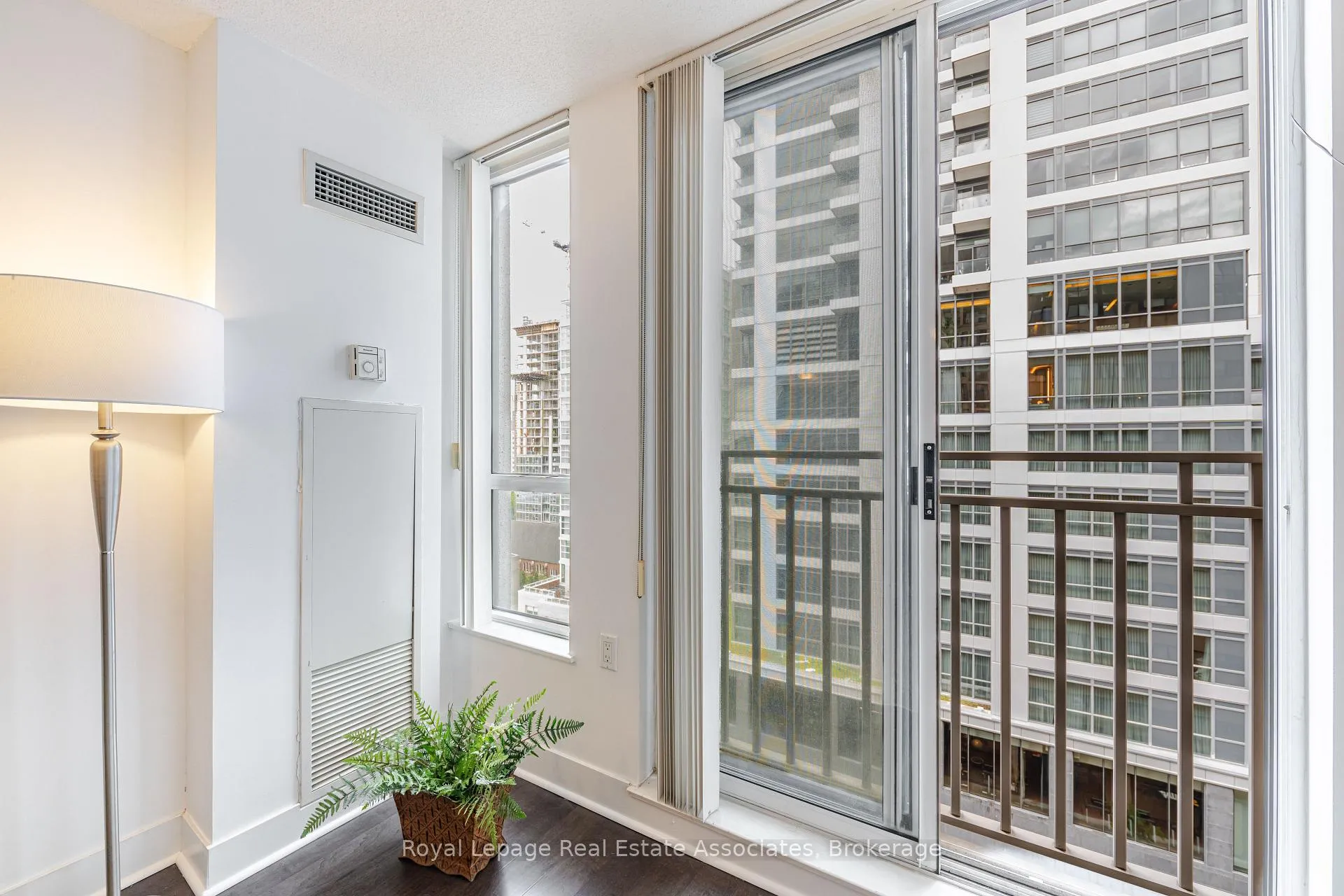 Photo 22 of Unit 1507, 388 Bloor Street E, Toronto, Rosedale-Moore Park — HOMEH