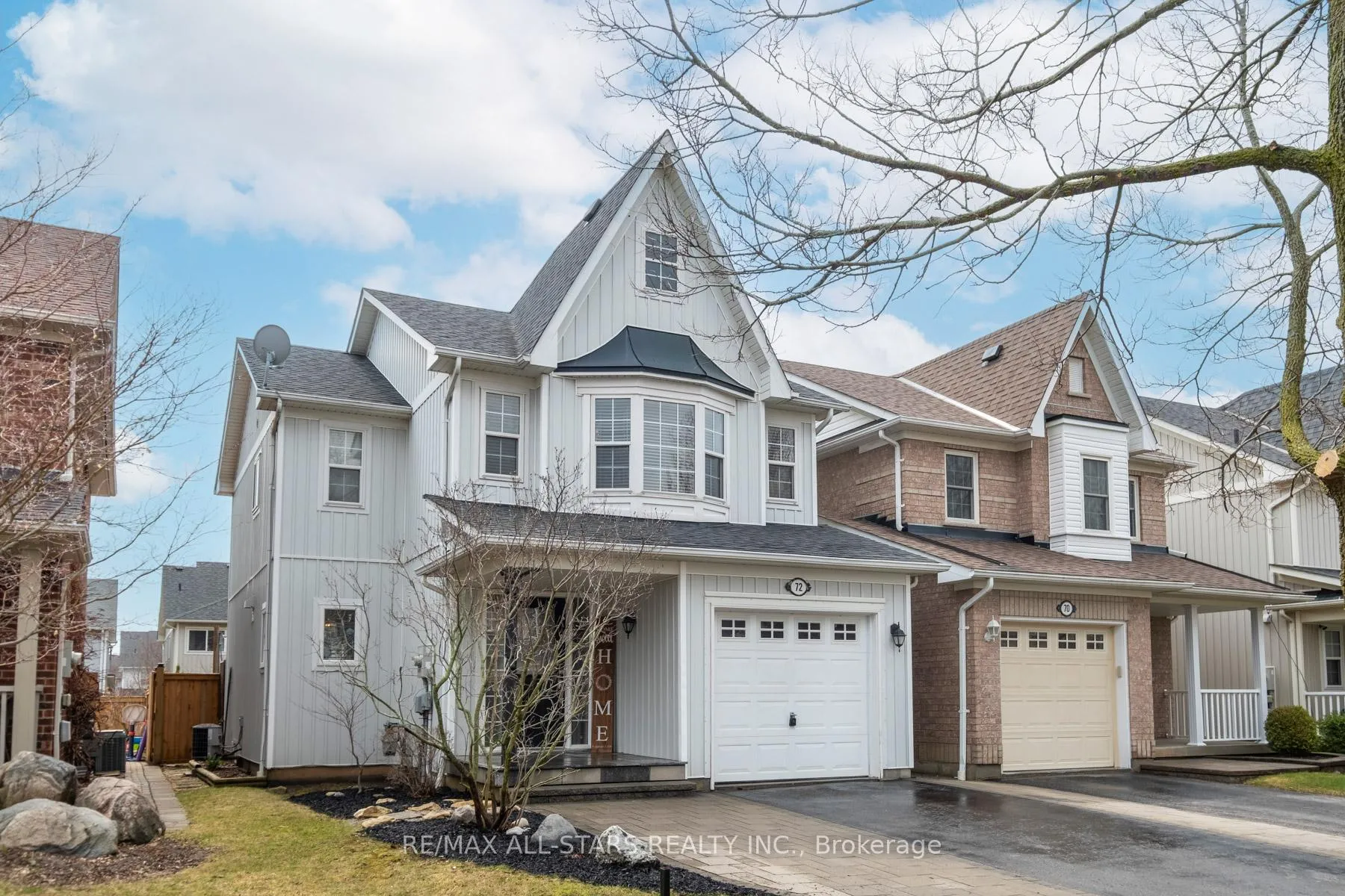 Photo 2 of 72 Wessex Drive, Whitby, Brooklin — HOMEH