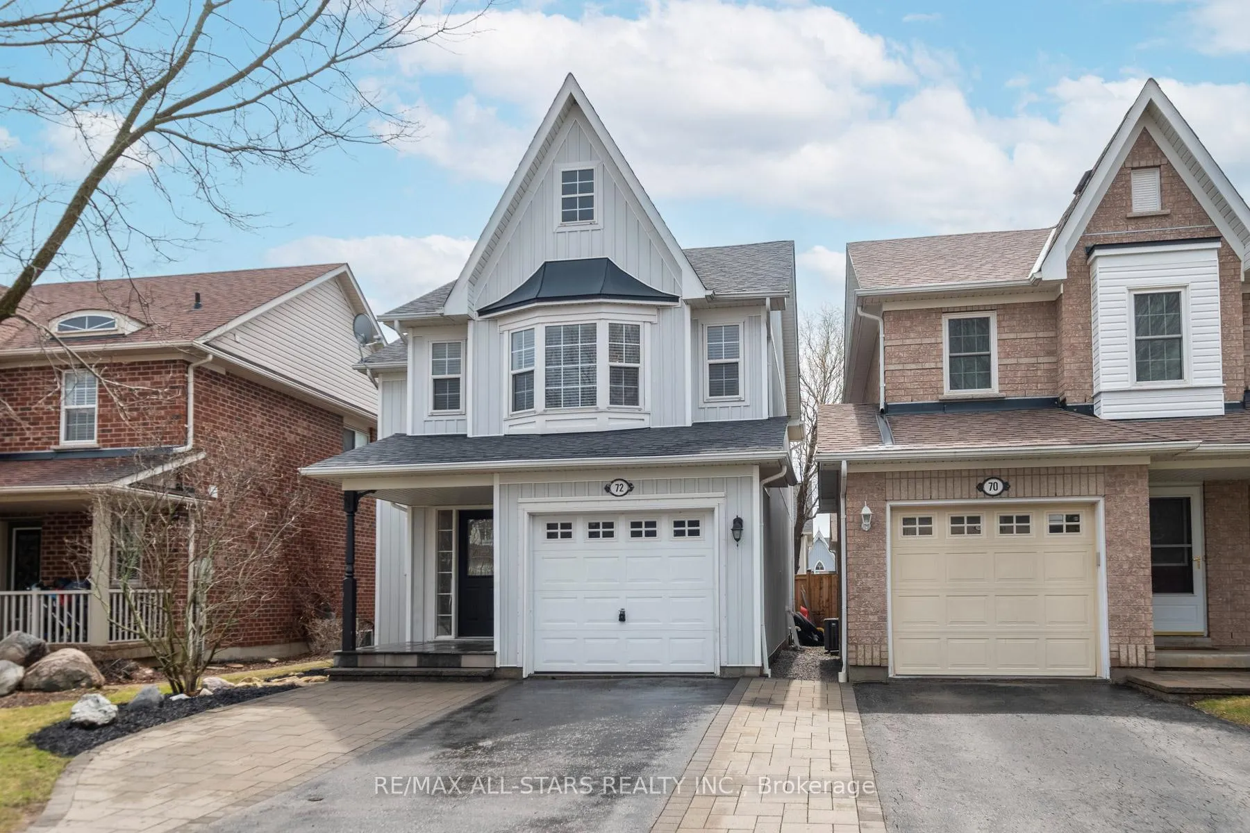 Photo 3 of 72 Wessex Drive, Whitby, Brooklin — HOMEH