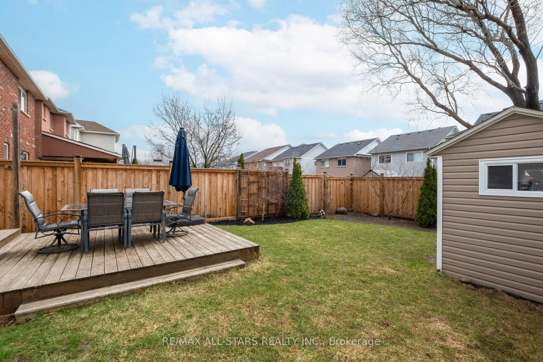 Photo 8 of 72 Wessex Drive, Whitby, Brooklin — HOMEH