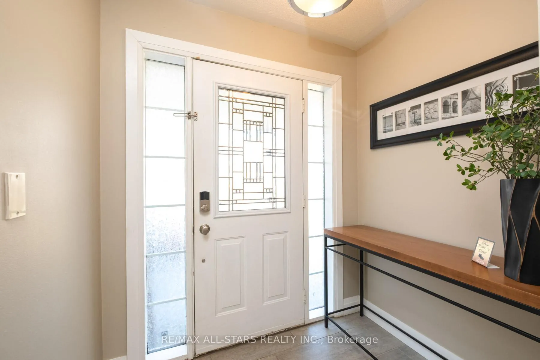 Photo 9 of 72 Wessex Drive, Whitby, Brooklin — HOMEH