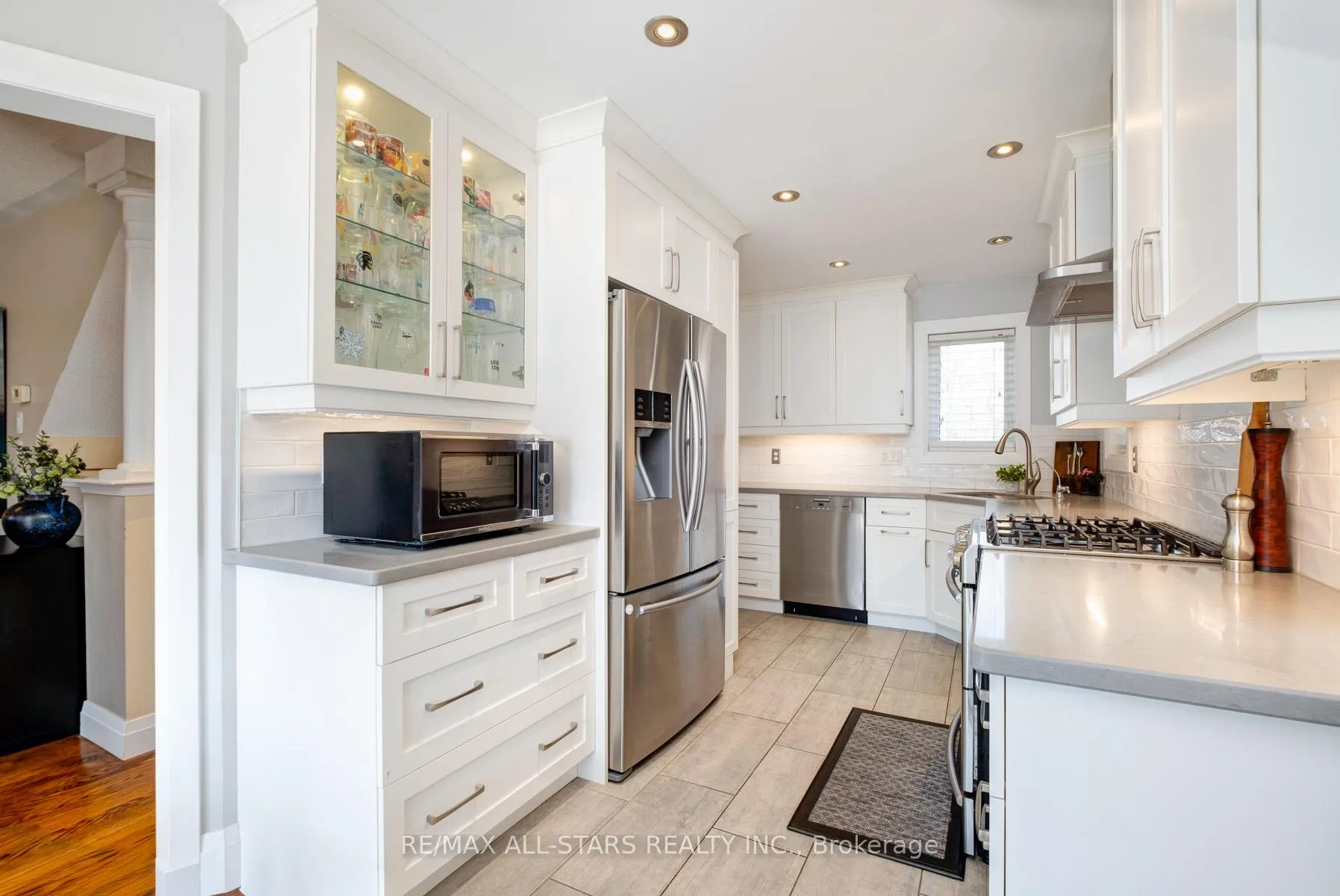 Photo 12 of 72 Wessex Drive, Whitby, Brooklin — HOMEH