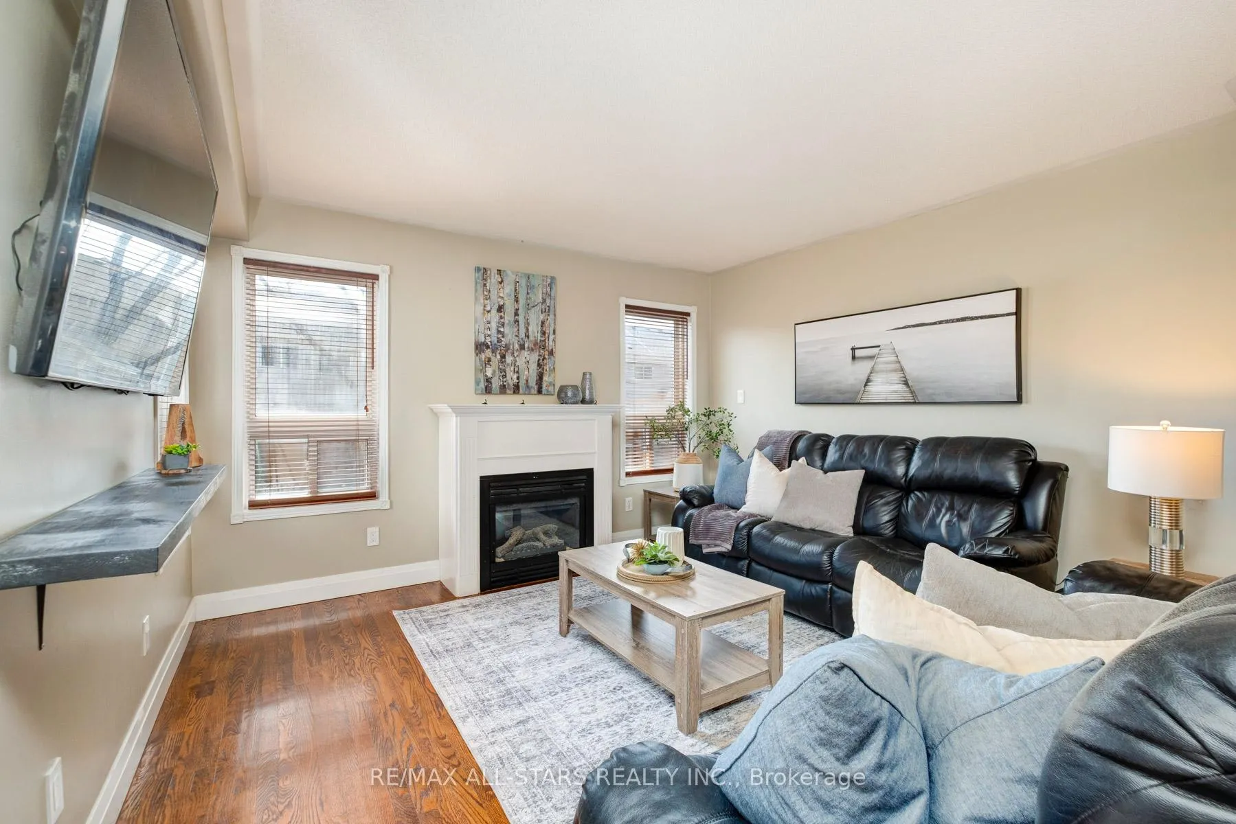Photo 15 of 72 Wessex Drive, Whitby, Brooklin — HOMEH