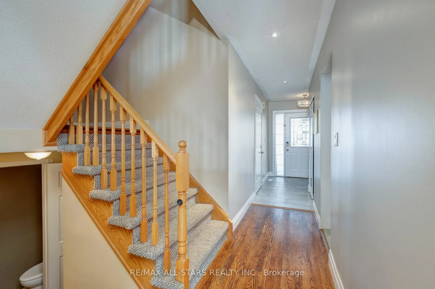 Photo 20 of 72 Wessex Drive, Whitby, Brooklin — HOMEH