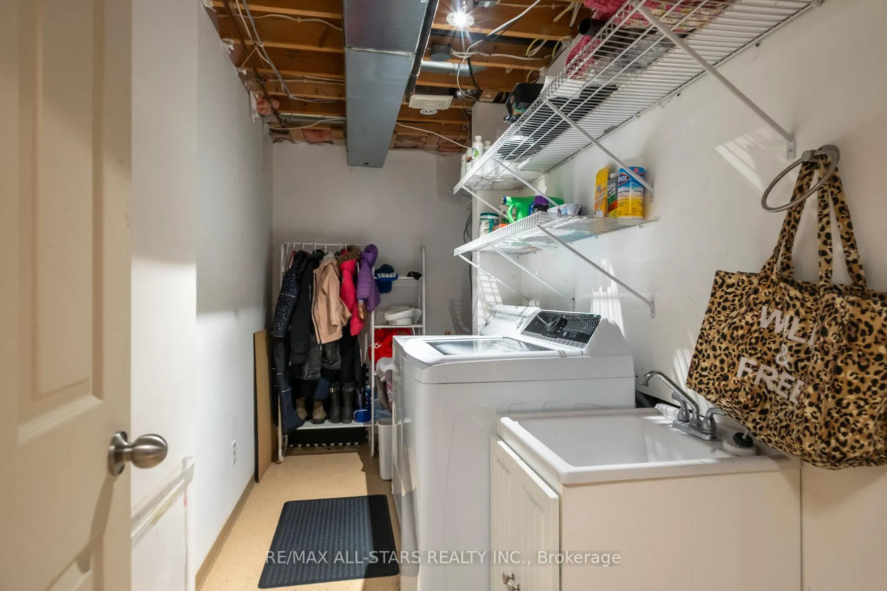 Photo 33 of 72 Wessex Drive, Whitby, Brooklin — HOMEH