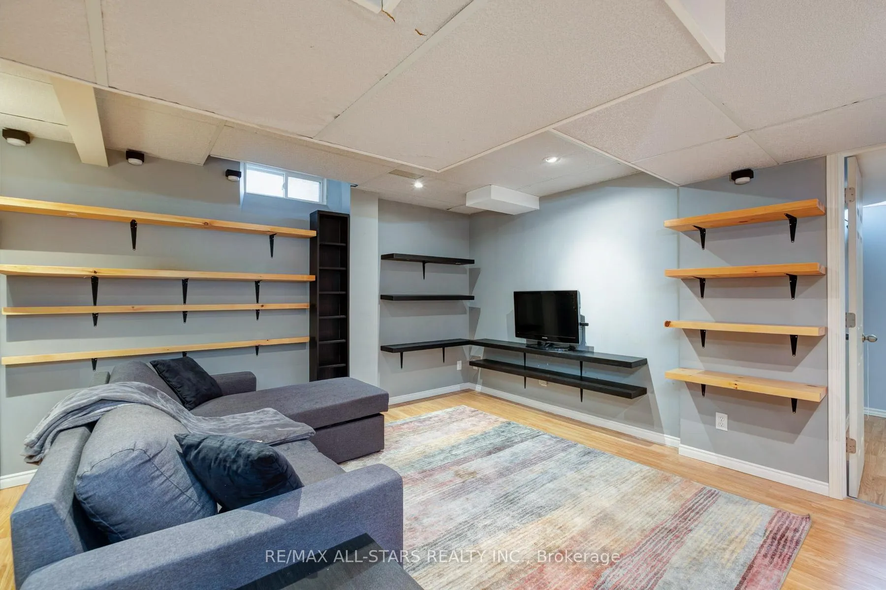 Photo 35 of 72 Wessex Drive, Whitby, Brooklin — HOMEH