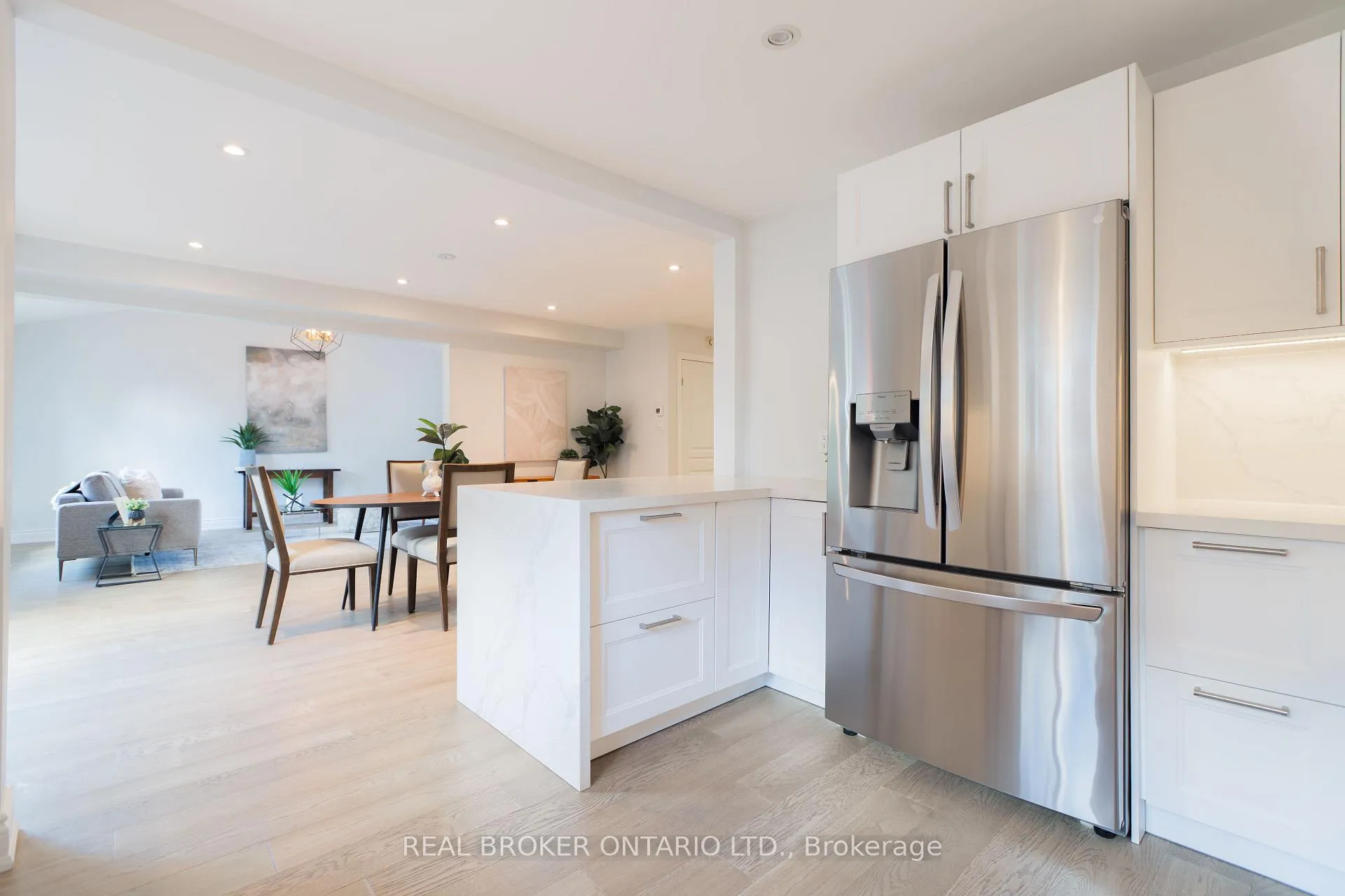 Photo 8 of 83 Benedict Place, Hamilton, Jerome — HOMEH