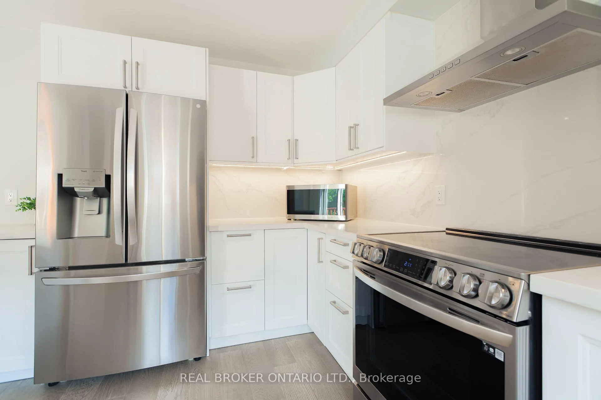 Photo 9 of 83 Benedict Place, Hamilton, Jerome — HOMEH