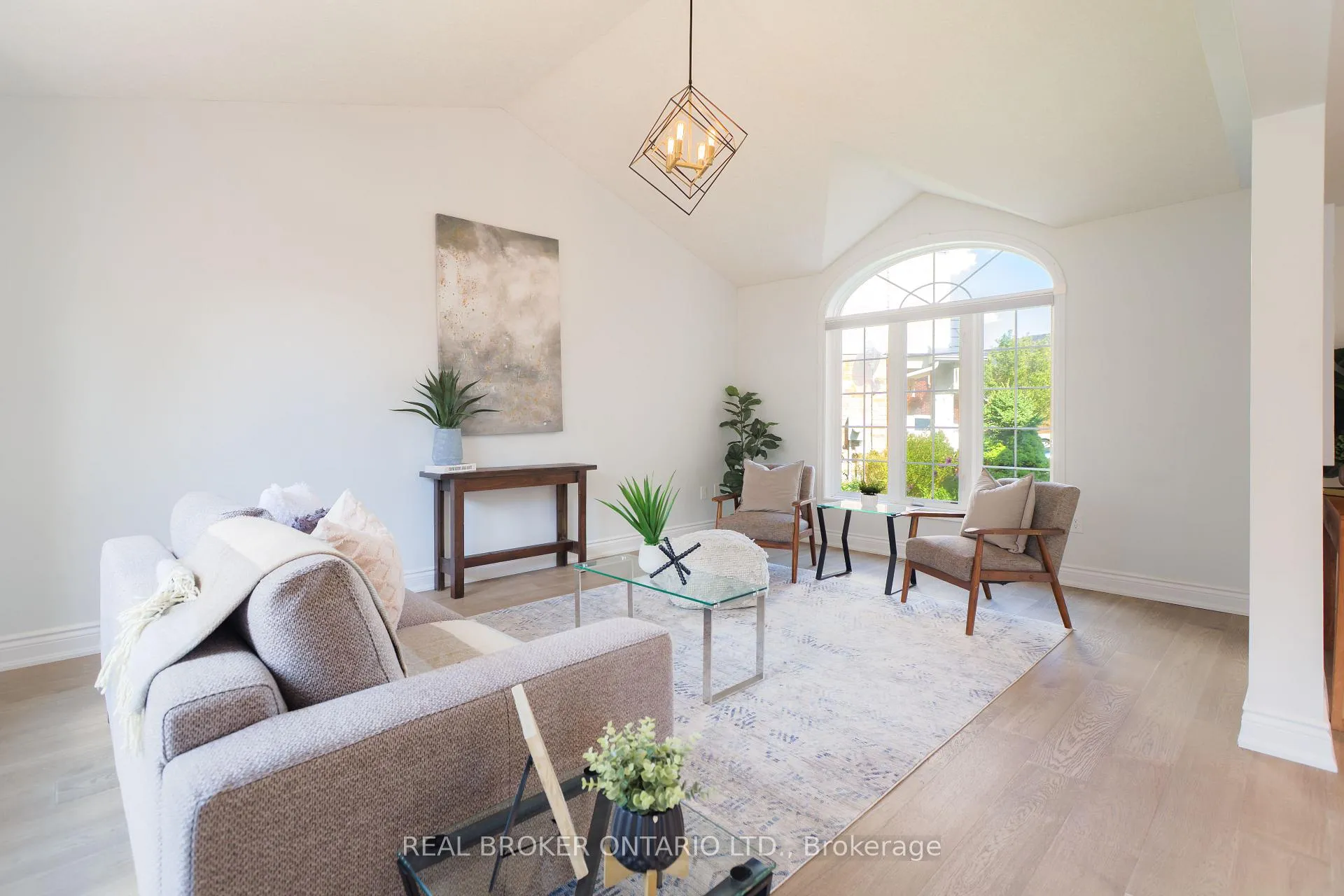 Photo 11 of 83 Benedict Place, Hamilton, Jerome — HOMEH