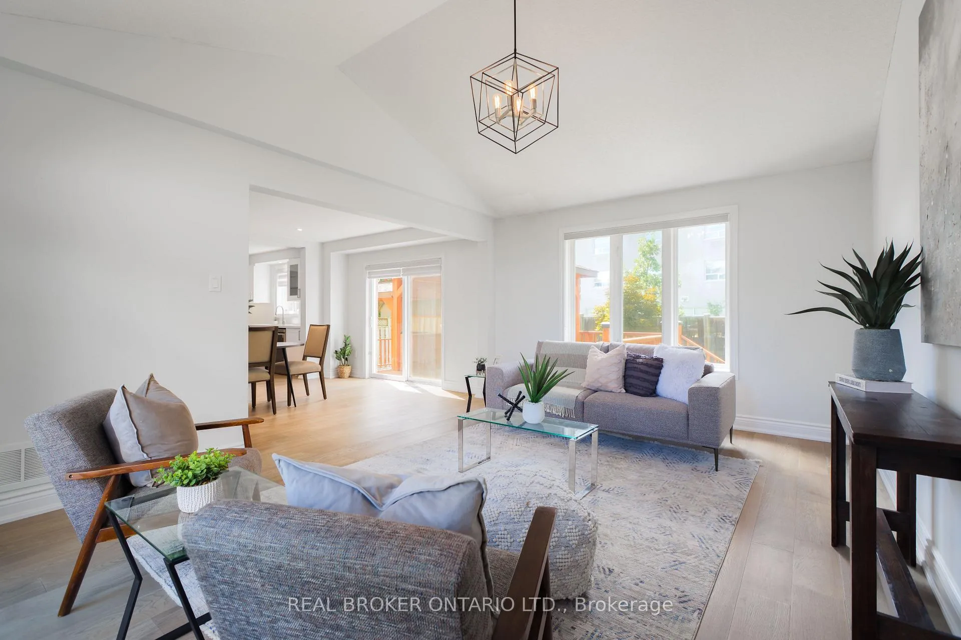 Photo 13 of 83 Benedict Place, Hamilton, Jerome — HOMEH