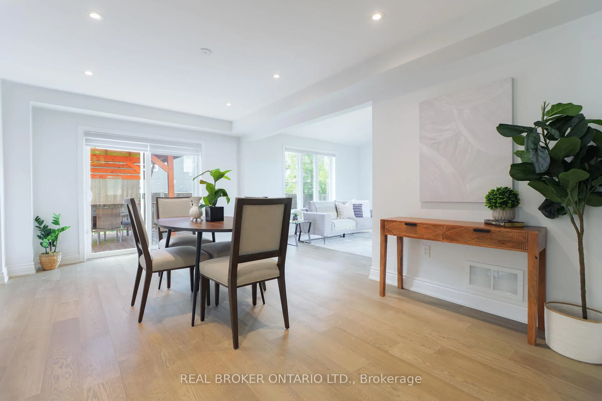 Photo 15 of 83 Benedict Place, Hamilton, Jerome — HOMEH