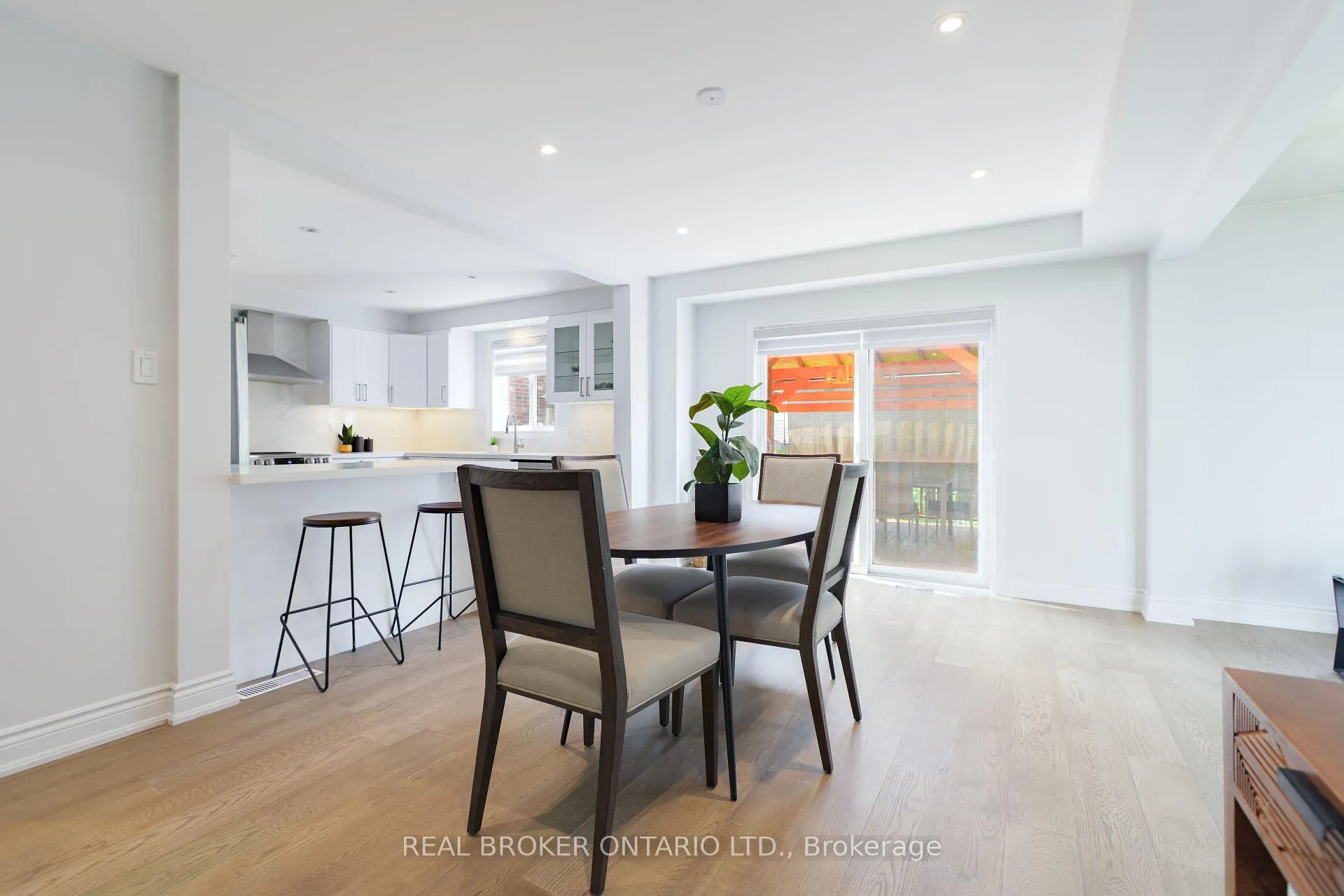 Photo 16 of 83 Benedict Place, Hamilton, Jerome — HOMEH