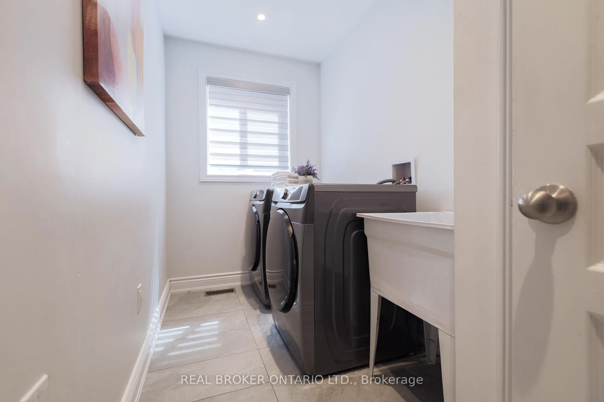 Photo 19 of 83 Benedict Place, Hamilton, Jerome — HOMEH