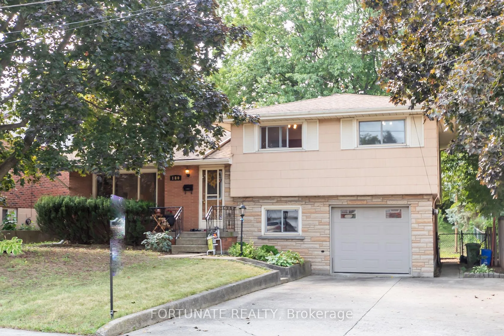 Photo 1 of 180 Rifle Range Road, Hamilton, Ainslie Wood — HOMEH