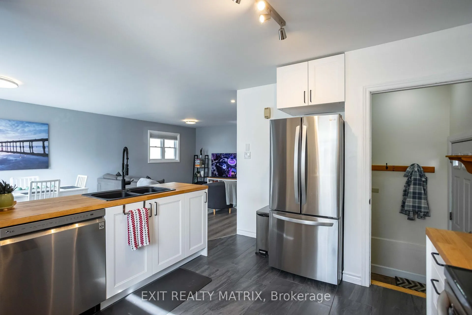 Photo 14 of 474 Queen Street, North Dundas, Winchester — HOMEH