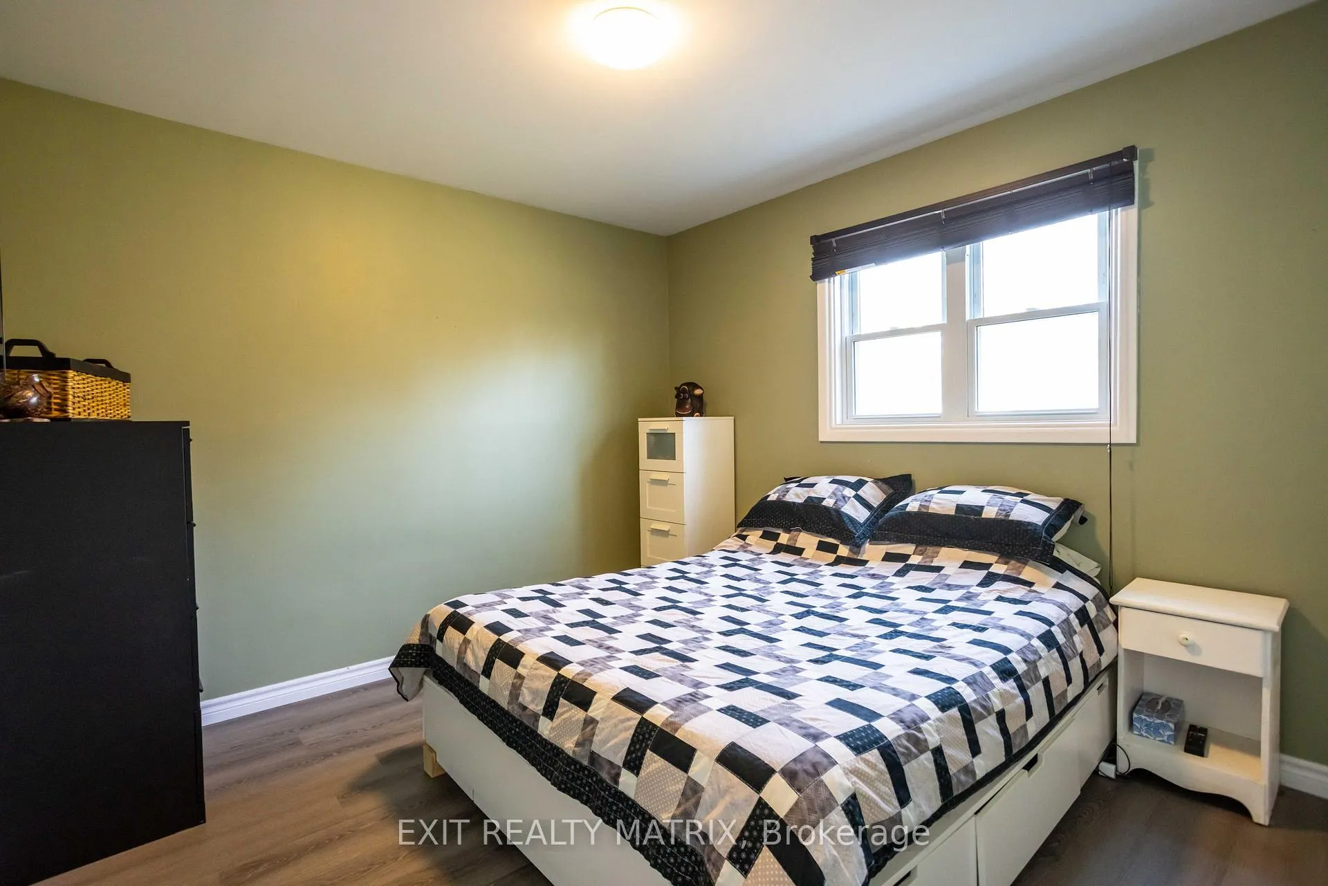 Photo 17 of 474 Queen Street, North Dundas, Winchester — HOMEH