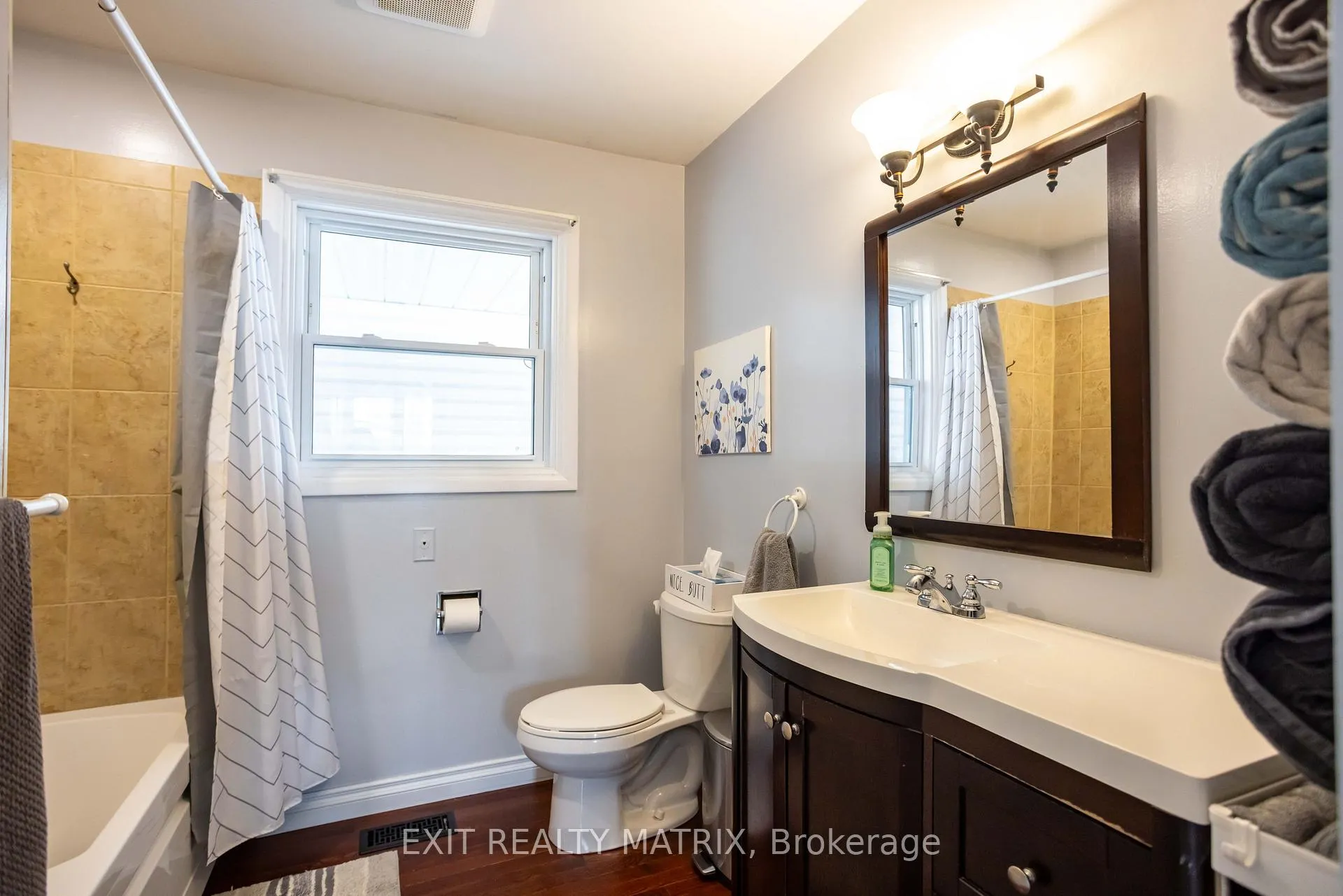 Photo 21 of 474 Queen Street, North Dundas, Winchester — HOMEH