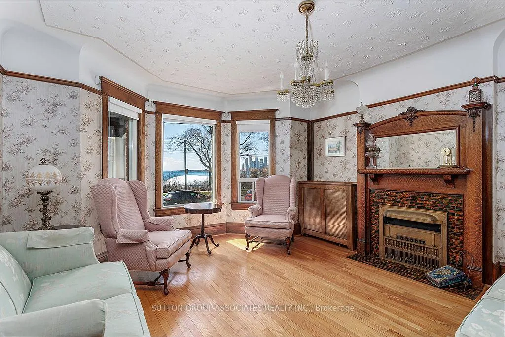 Photo 4 of 1546 King Street W, Toronto, South Parkdale — HOMEH