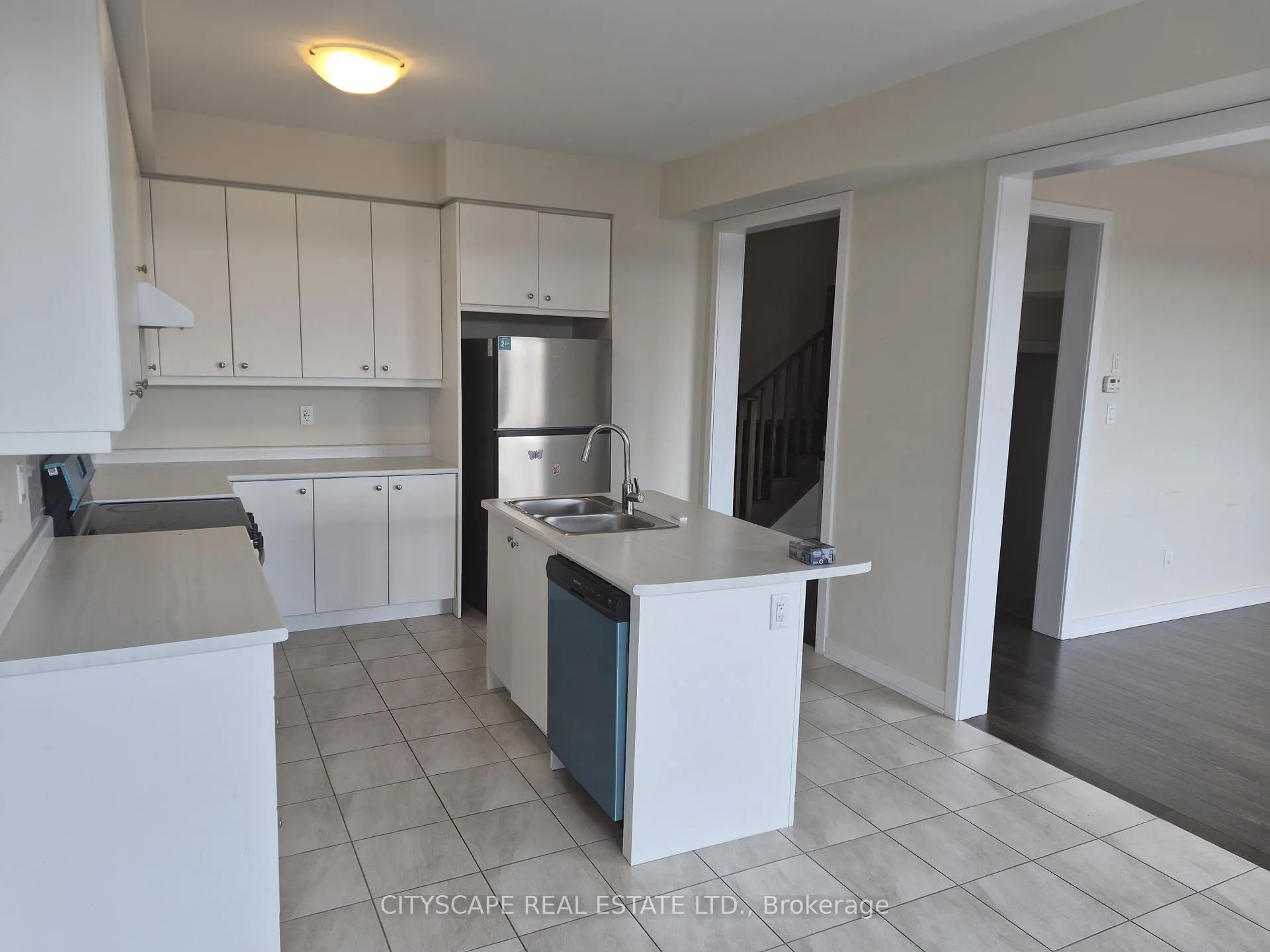 Photo 6 of 61 Starboard Crescent, Welland, Dain City — HOMEH