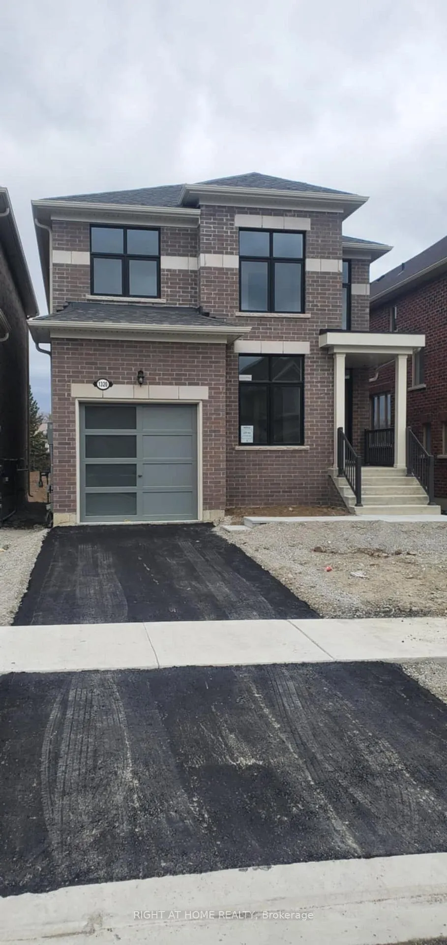 Photo 1 of 1320 Davis Loop, Innisfil, Lefroy — HOMEH