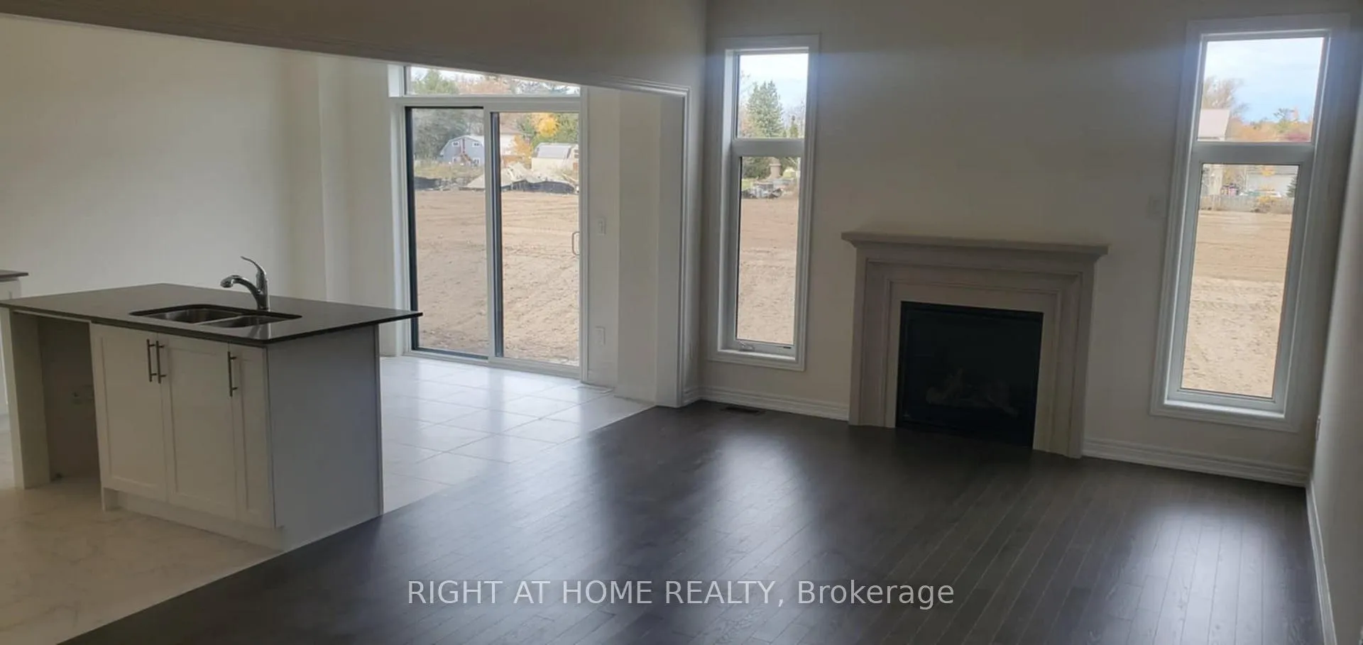 Photo 7 of 1320 Davis Loop, Innisfil, Lefroy — HOMEH