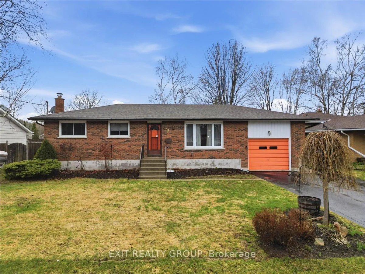 Front of 98 Division Street S