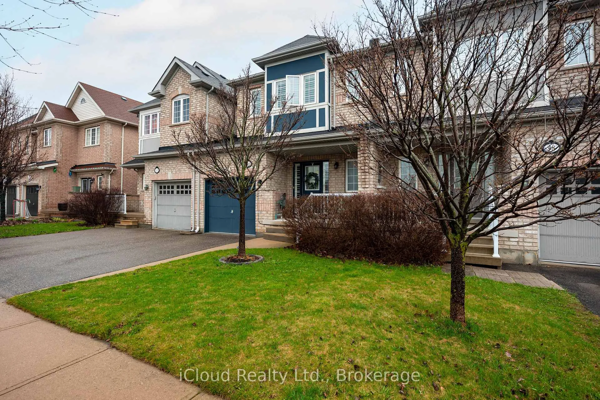 Photo 3 of 100 Goldham Way, Halton Hills, Georgetown — HOMEH