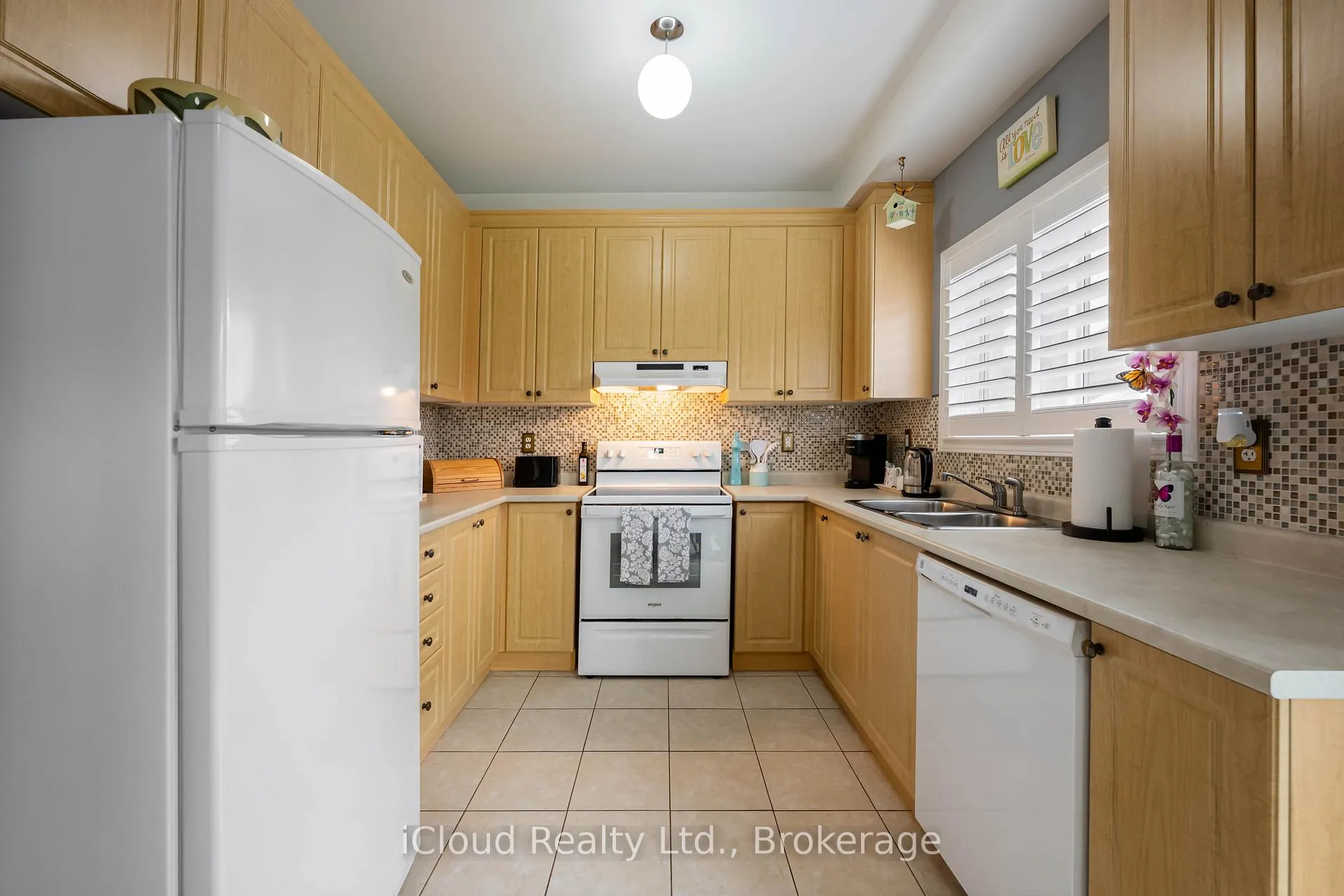 Photo 12 of 100 Goldham Way, Halton Hills, Georgetown — HOMEH