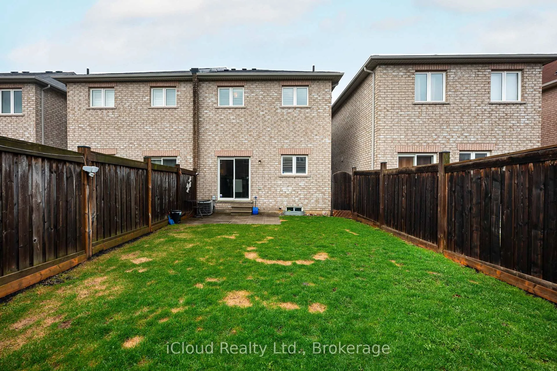 Photo 29 of 100 Goldham Way, Halton Hills, Georgetown — HOMEH