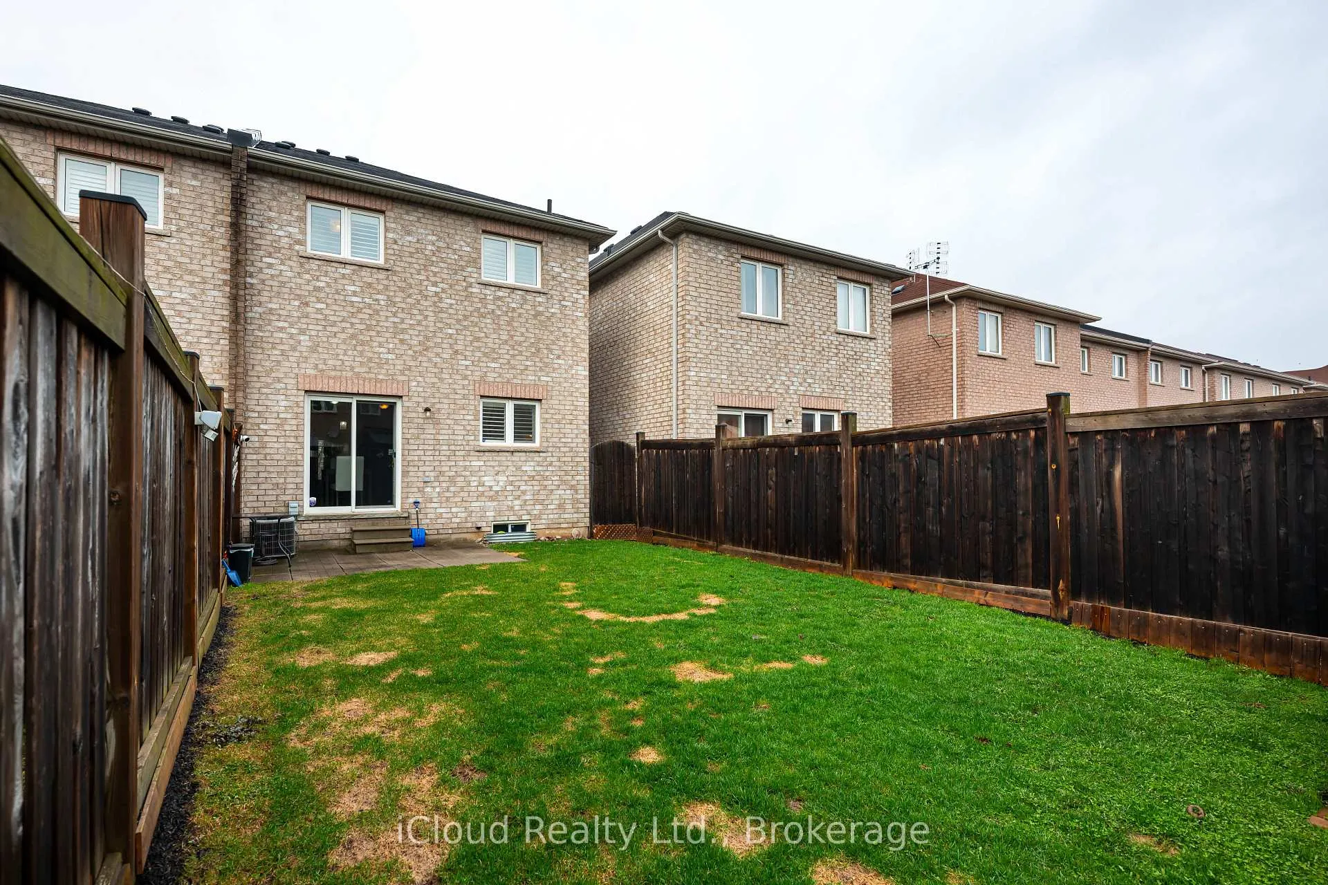 Photo 30 of 100 Goldham Way, Halton Hills, Georgetown — HOMEH