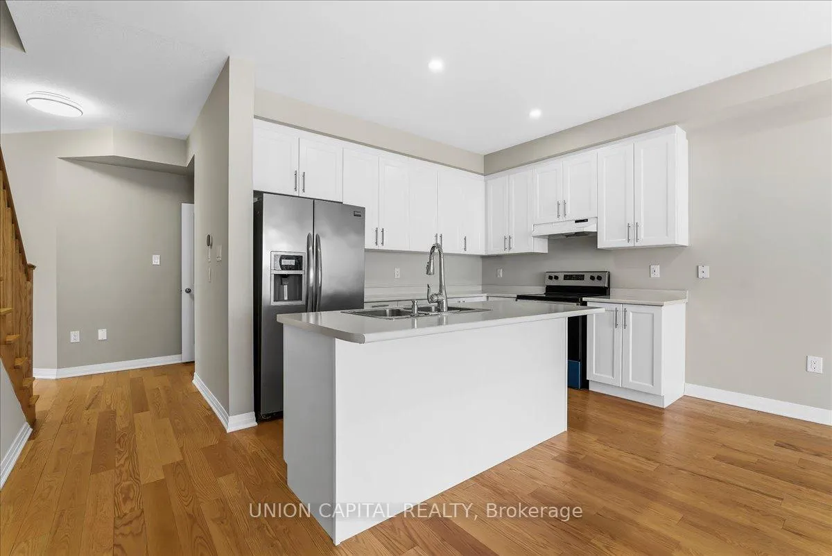 Photo 4 of 11 Sailors Landing, Clarington, Bowmanville — HOMEH