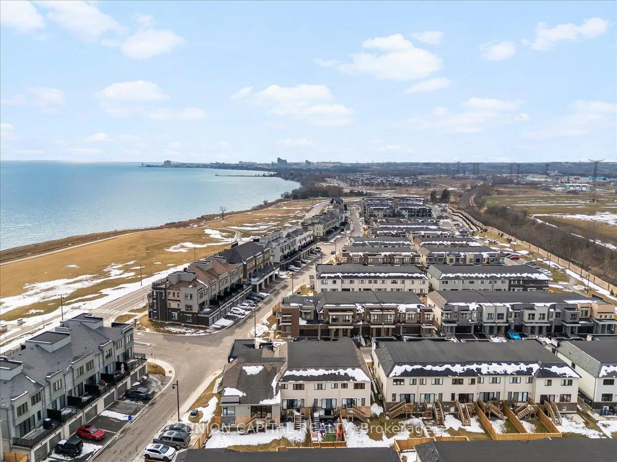 Photo 38 of 11 Sailors Landing, Clarington, Bowmanville — HOMEH