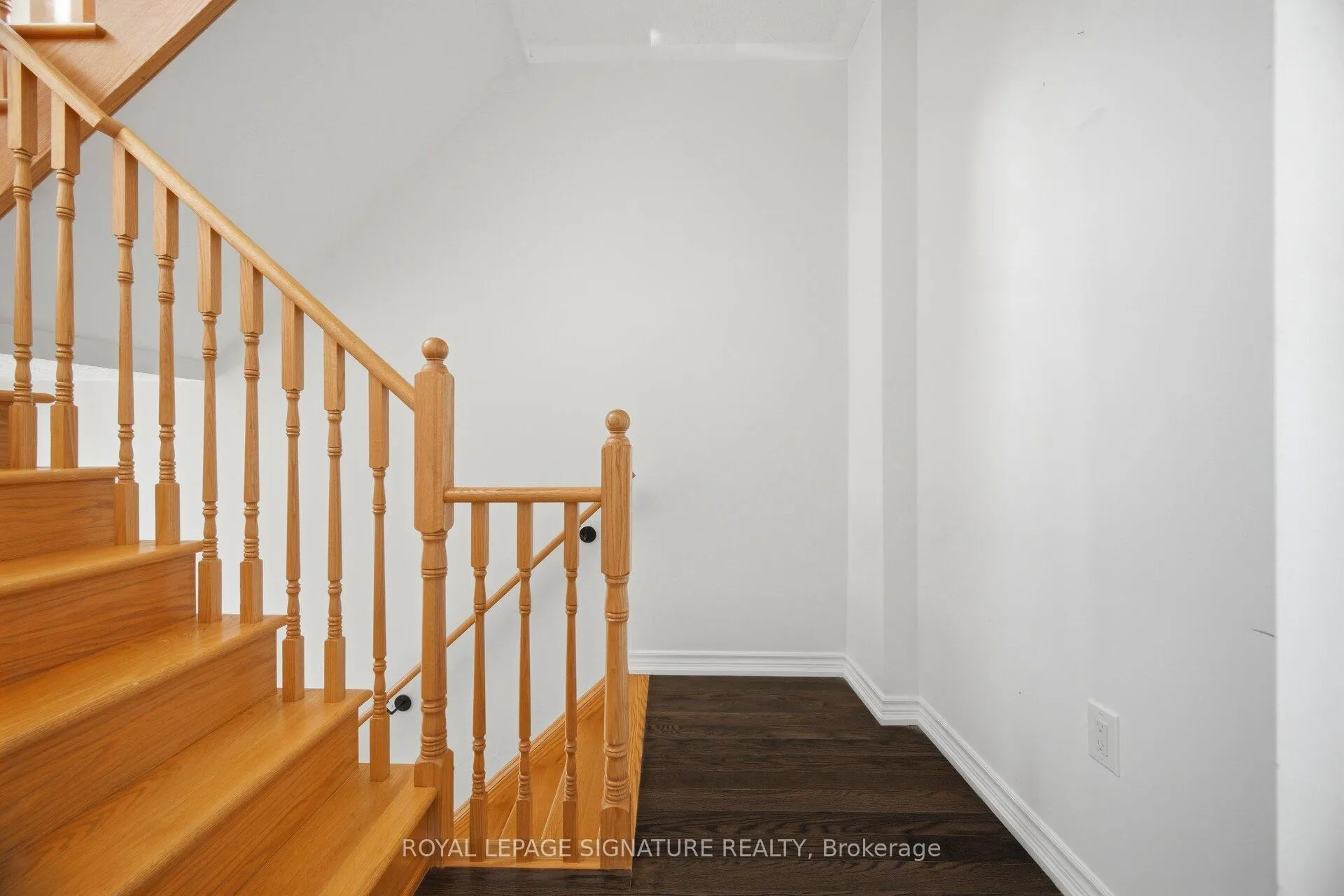 Photo 8 of 18 Agava Street, Brampton, Northwest Brampton — HOMEH