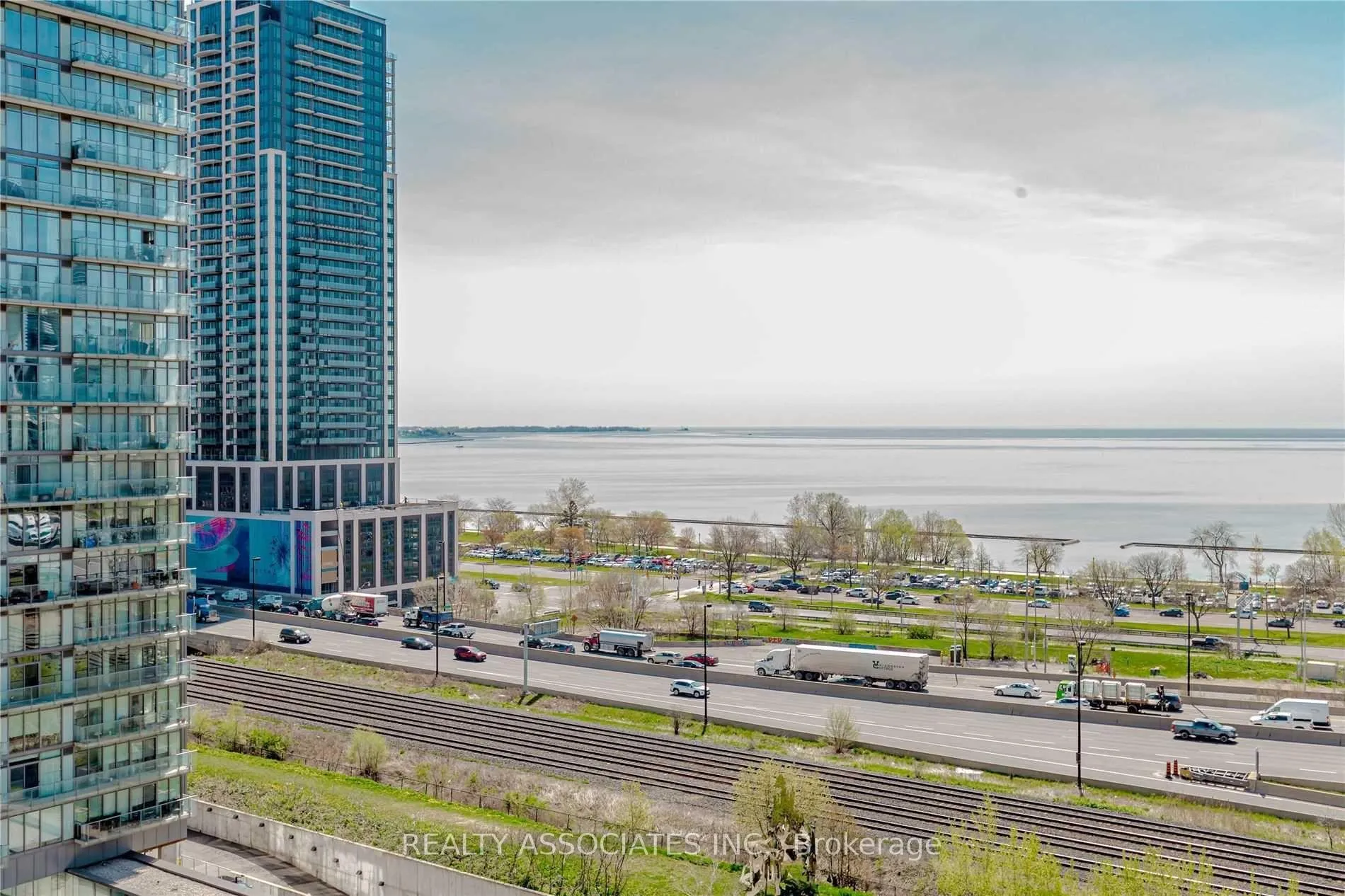Photo 1 of Unit 813, 105 The Queensway Way, Toronto, High Park-Swansea — HOMEH
