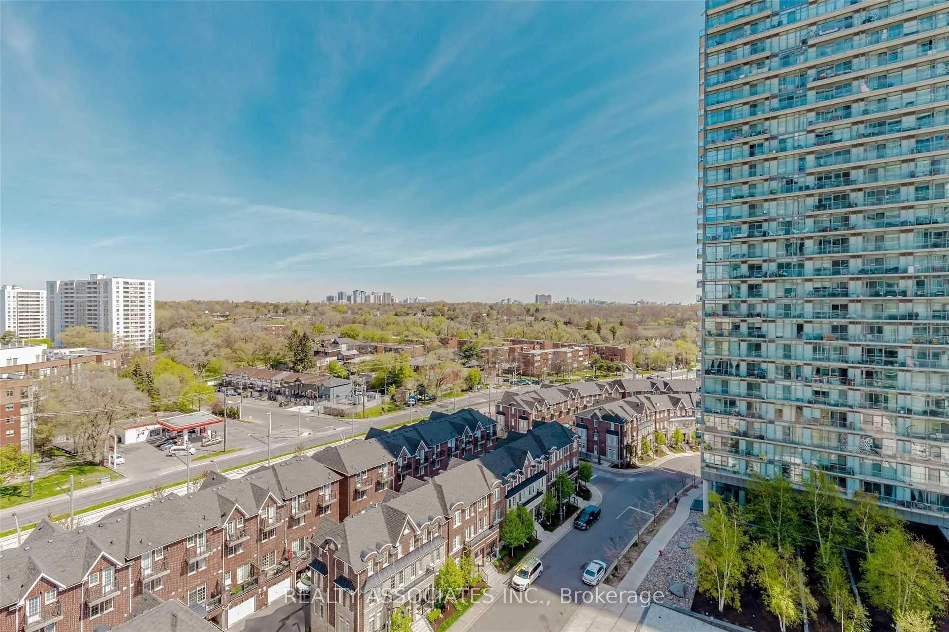 Photo 7 of Unit 813, 105 The Queensway Way, Toronto, High Park-Swansea — HOMEH