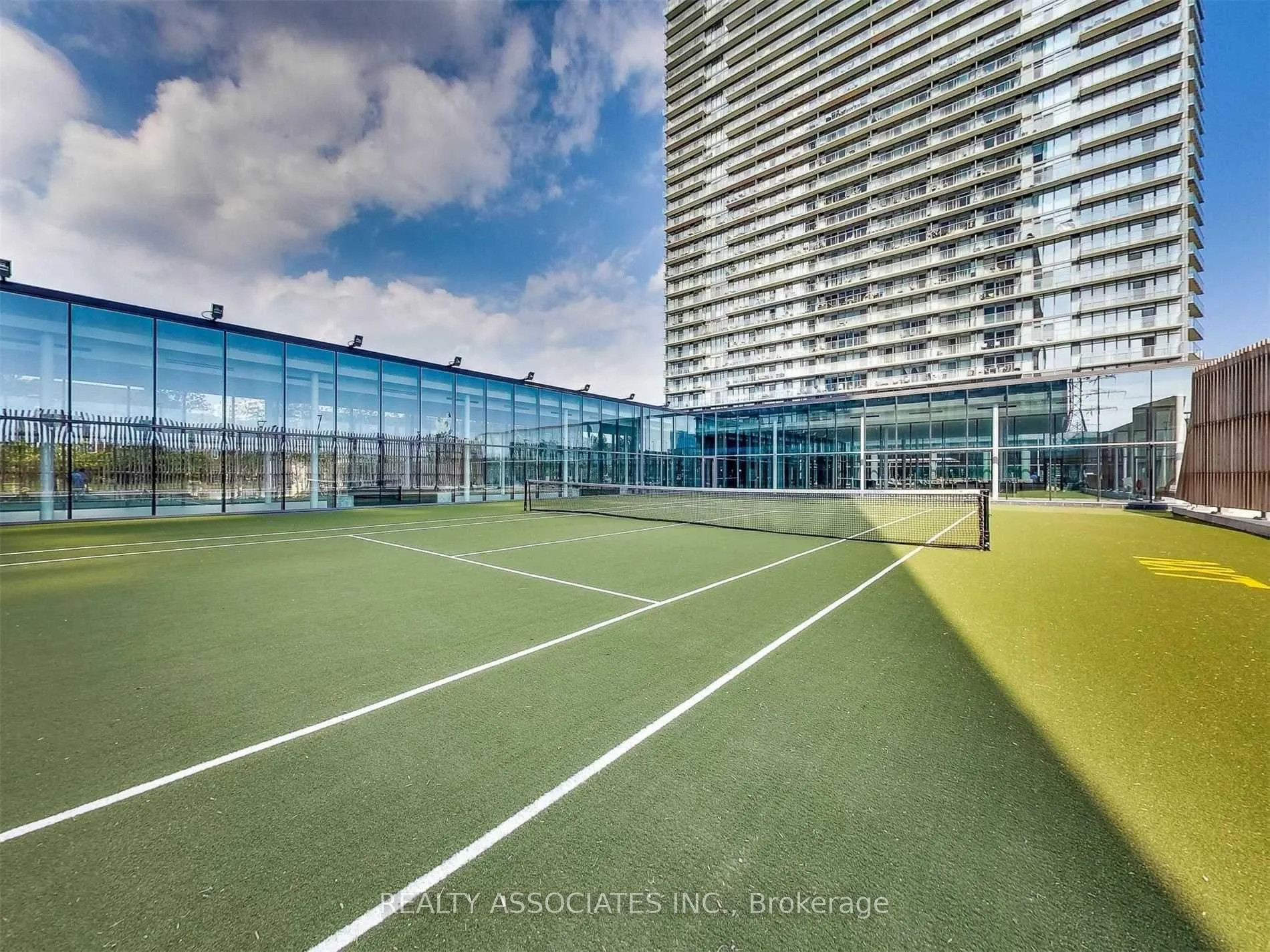 Photo 9 of Unit 813, 105 The Queensway Way, Toronto, High Park-Swansea — HOMEH
