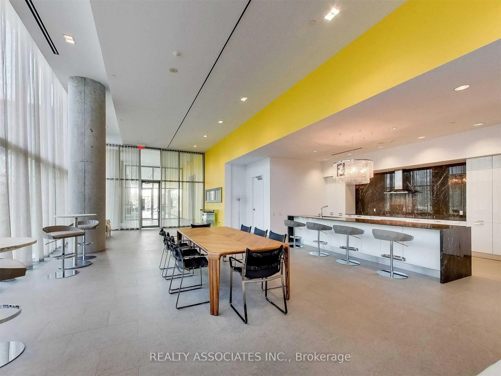 Photo 11 of Unit 813, 105 The Queensway Way, Toronto, High Park-Swansea — HOMEH