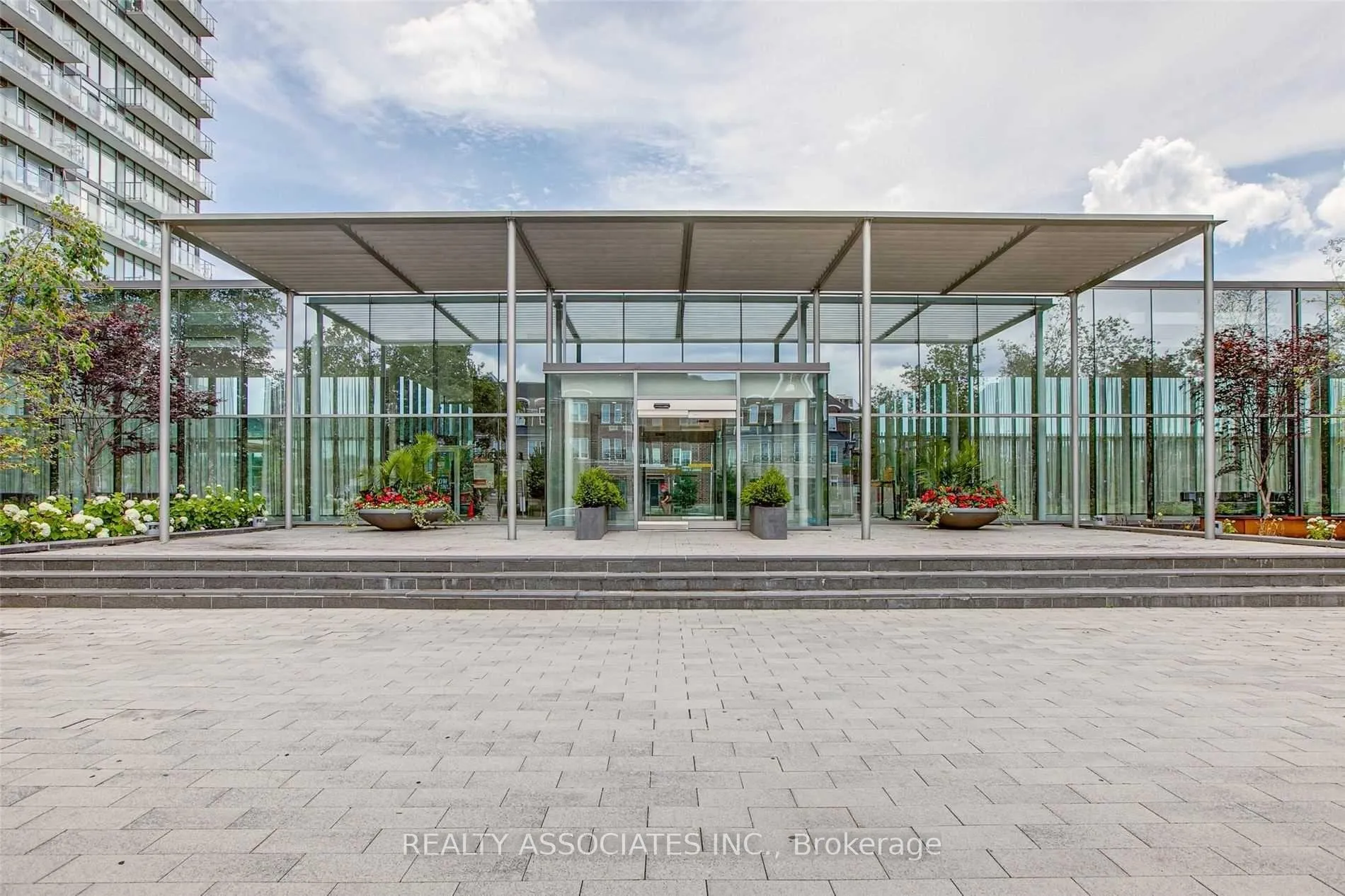 Photo 13 of Unit 813, 105 The Queensway Way, Toronto, High Park-Swansea — HOMEH