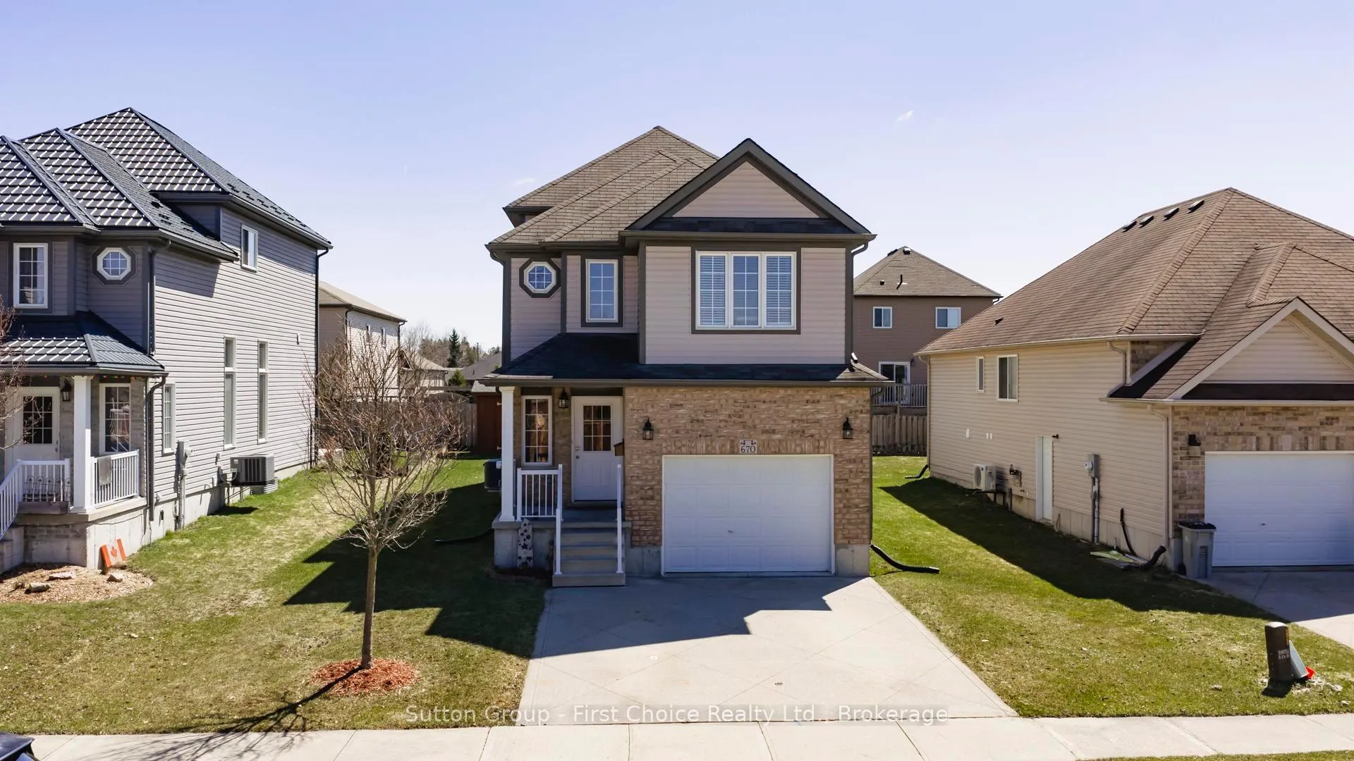 Front of 670 Reid Crescent