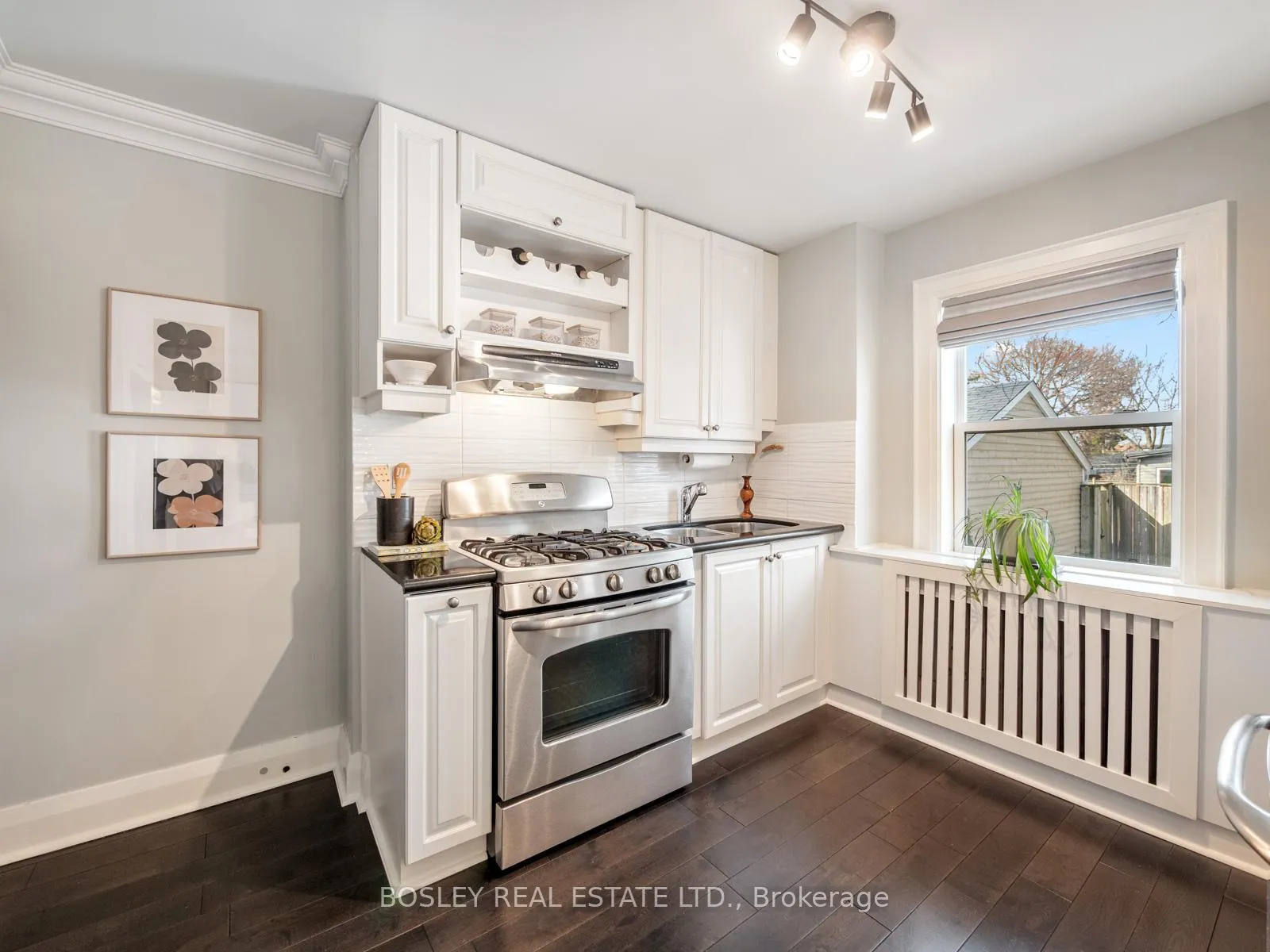 Photo 15 of 1070 Woodbine Avenue, Toronto, Danforth — HOMEH