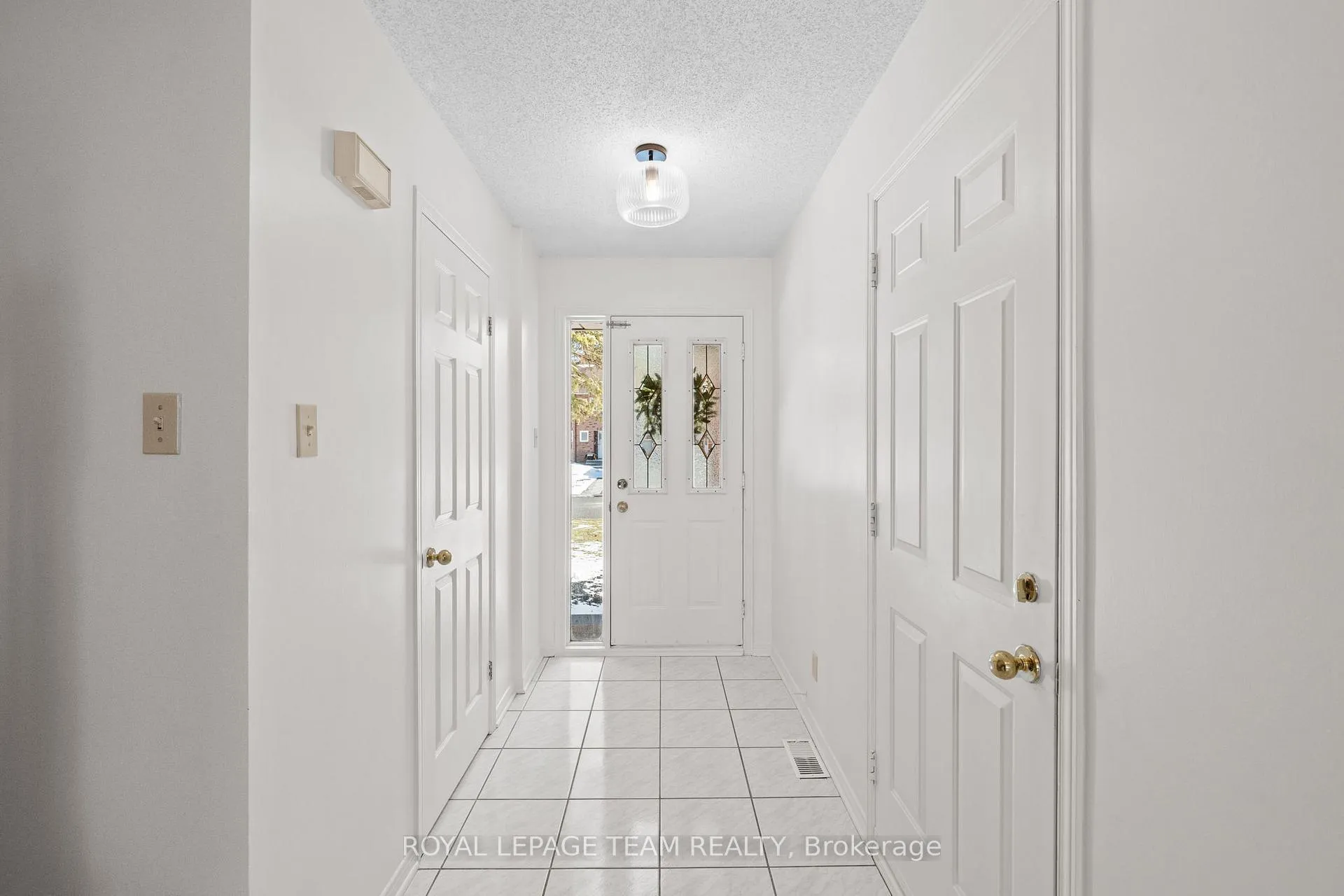 Photo 3 of 71 Furlong Crescent, Ottawa, Kanata - Bridlewood — HOMEH