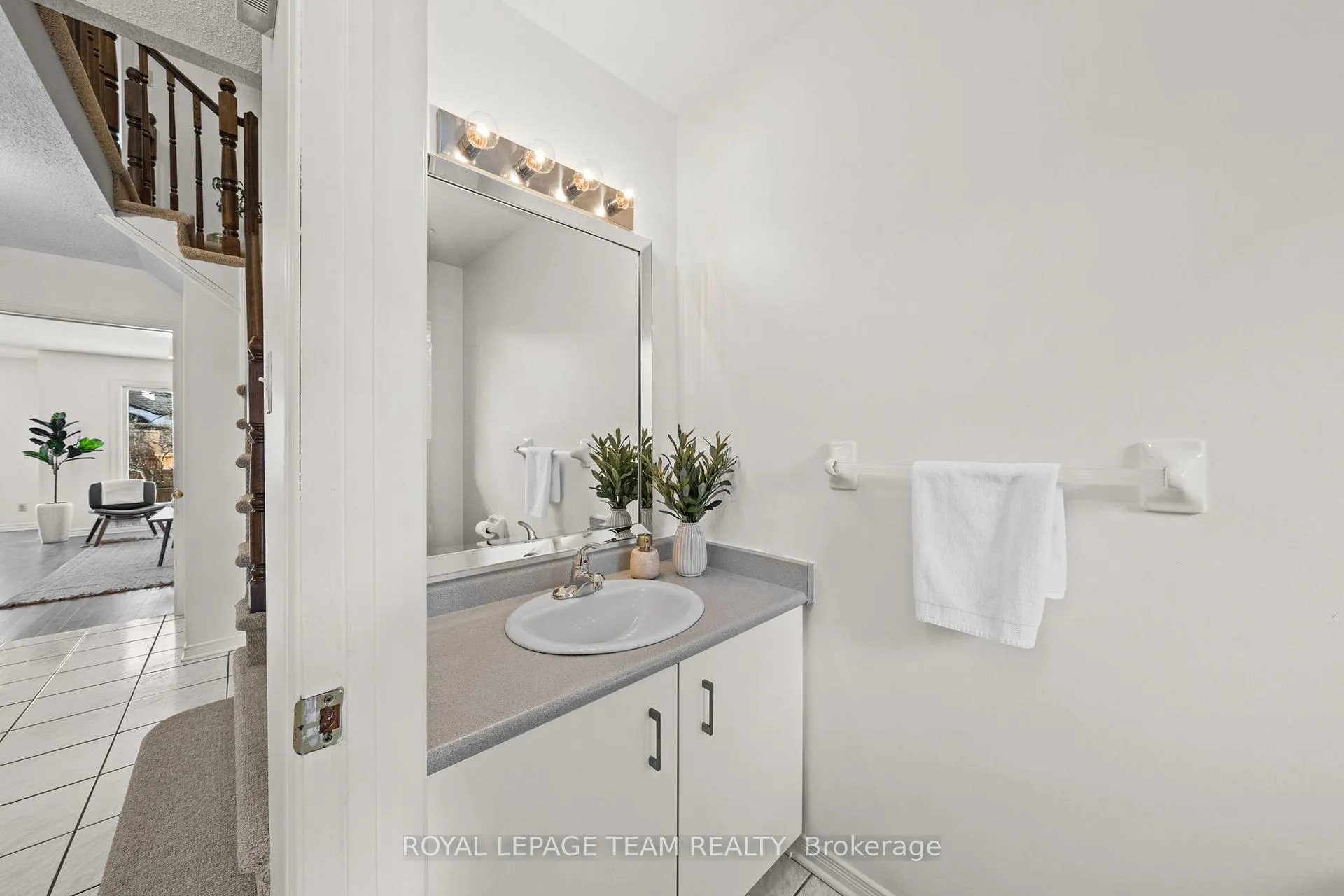 Photo 5 of 71 Furlong Crescent, Ottawa, Kanata - Bridlewood — HOMEH