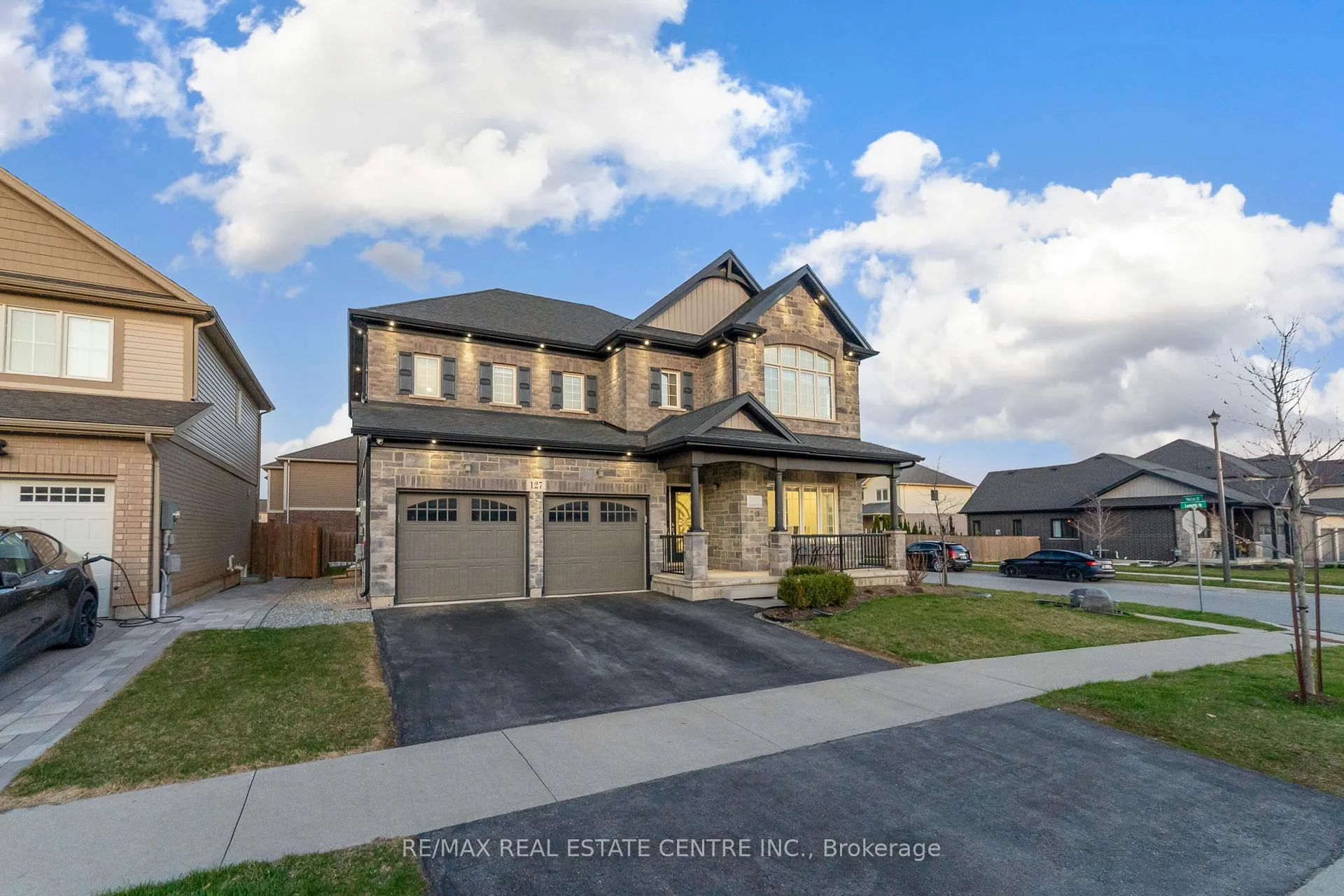 Photo 3 of 127 Lametti Drive, Pelham, Fonthill — HOMEH