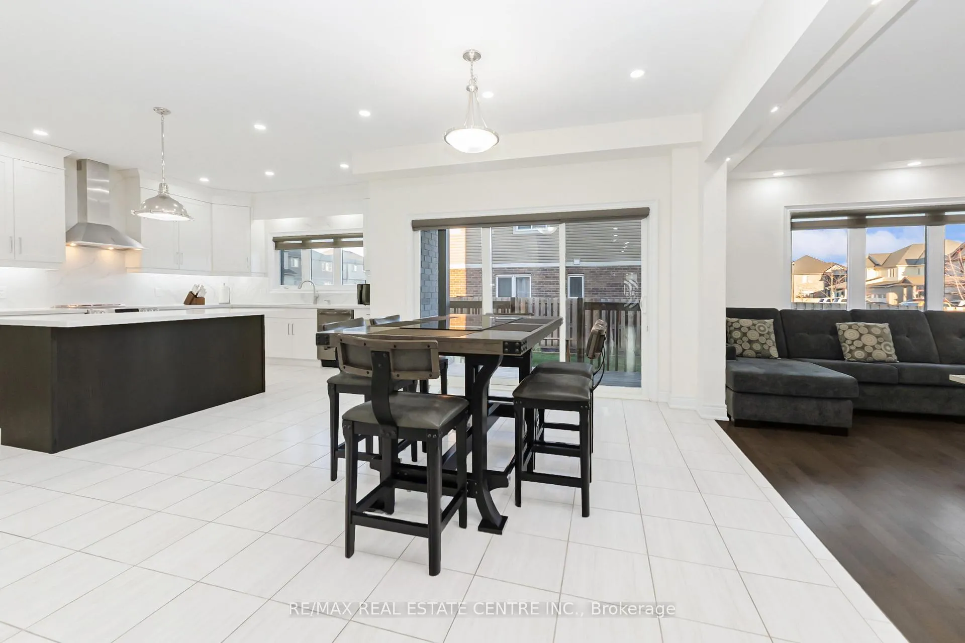 Photo 14 of 127 Lametti Drive, Pelham, Fonthill — HOMEH