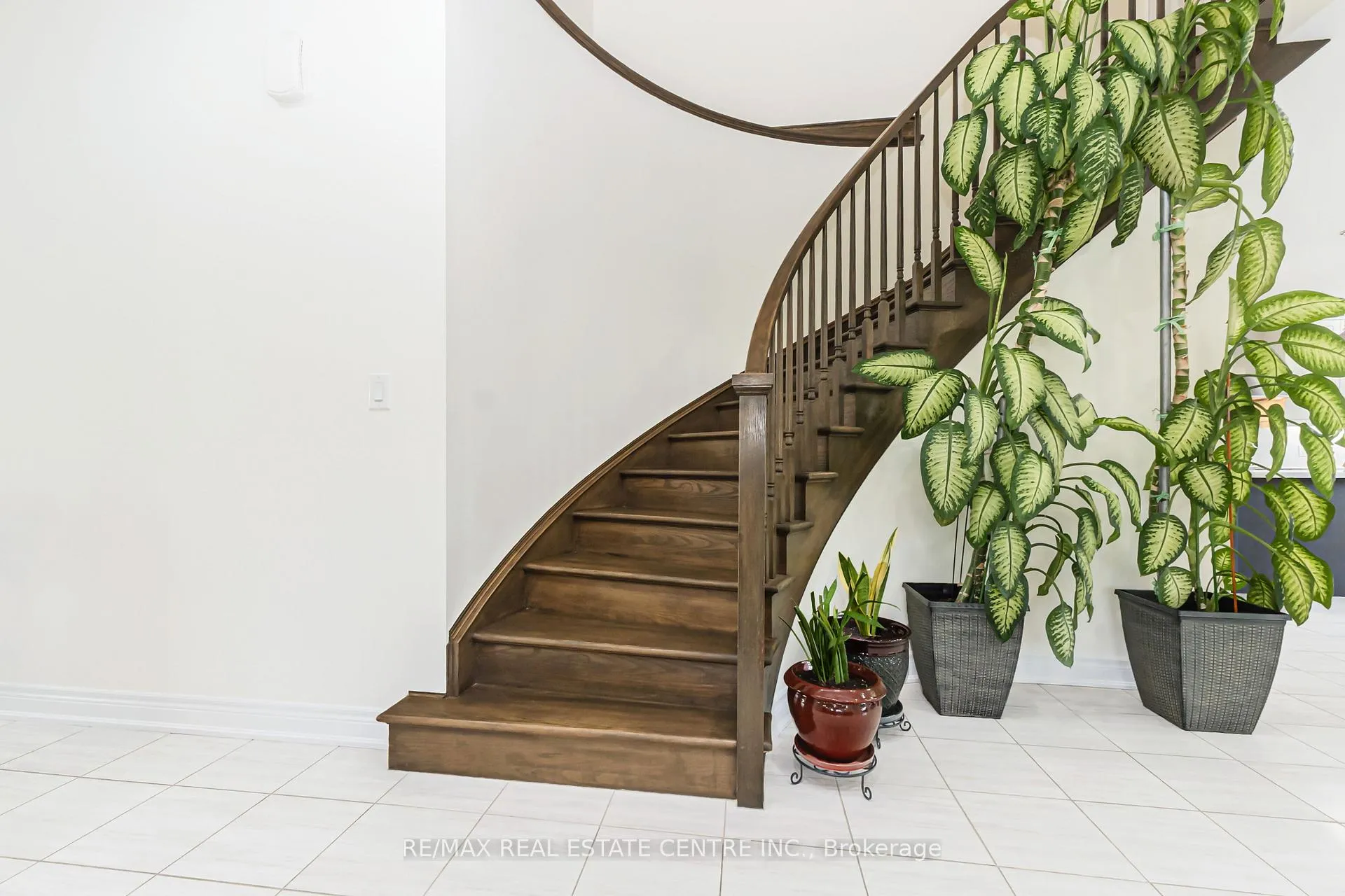 Photo 21 of 127 Lametti Drive, Pelham, Fonthill — HOMEH