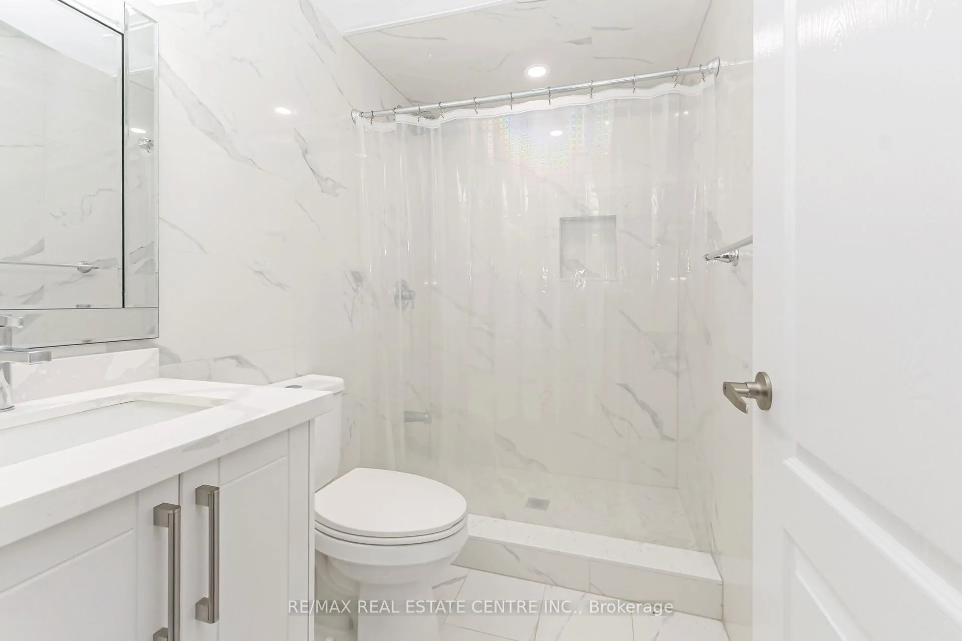 Photo 23 of 127 Lametti Drive, Pelham, Fonthill — HOMEH