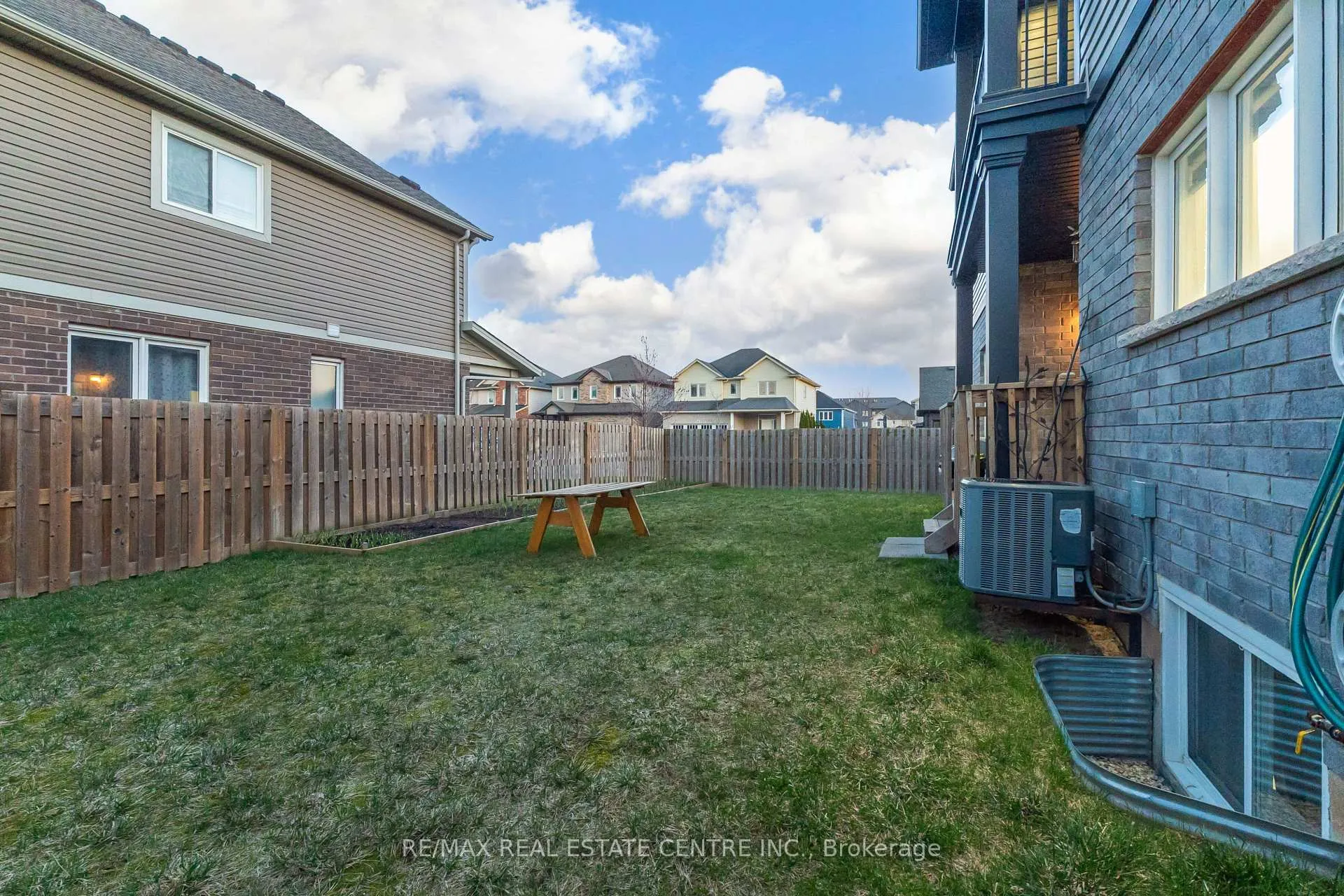 Photo 47 of 127 Lametti Drive, Pelham, Fonthill — HOMEH